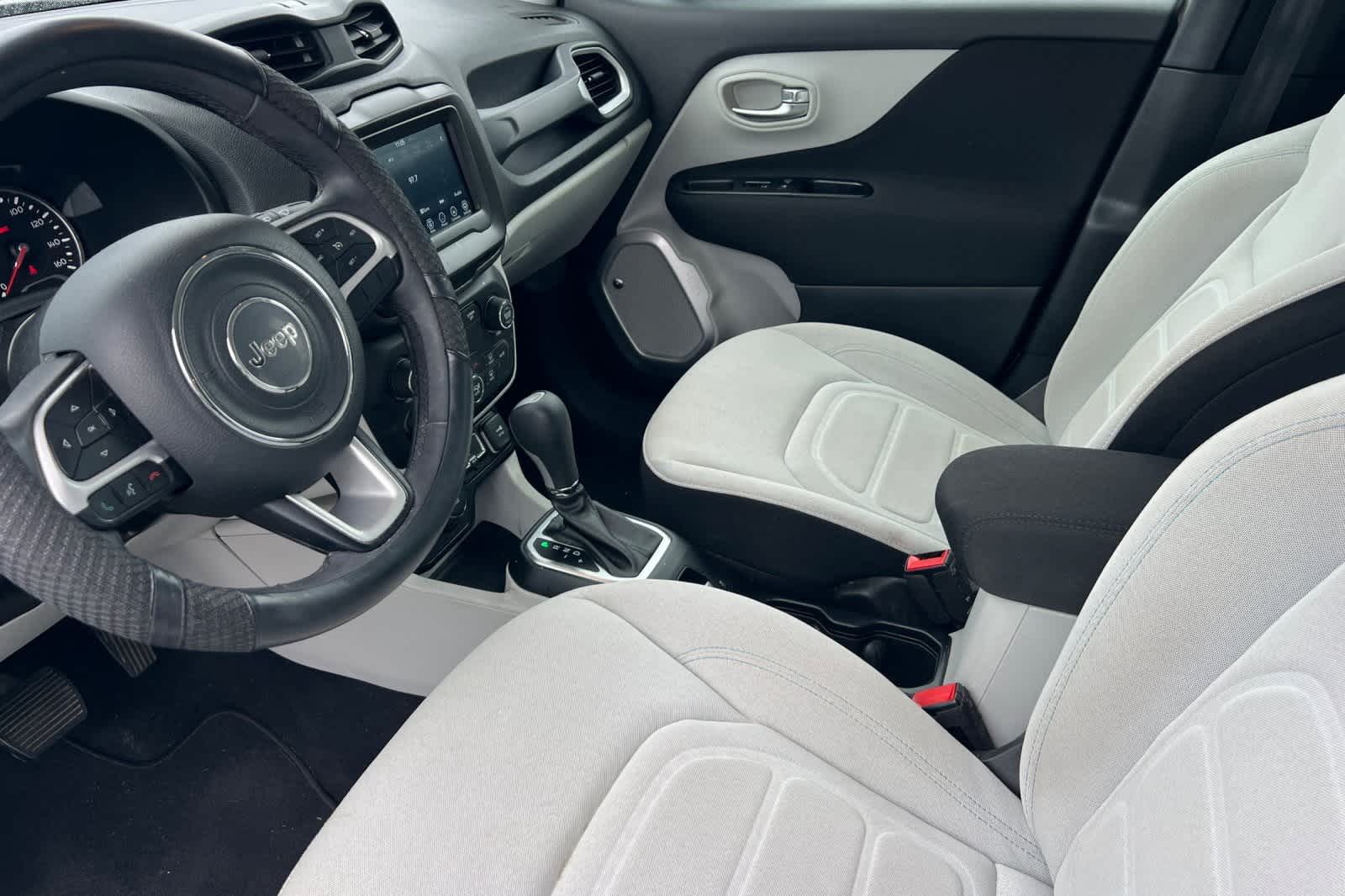 Thumbnail: 2018 Jeep Renegade - 12