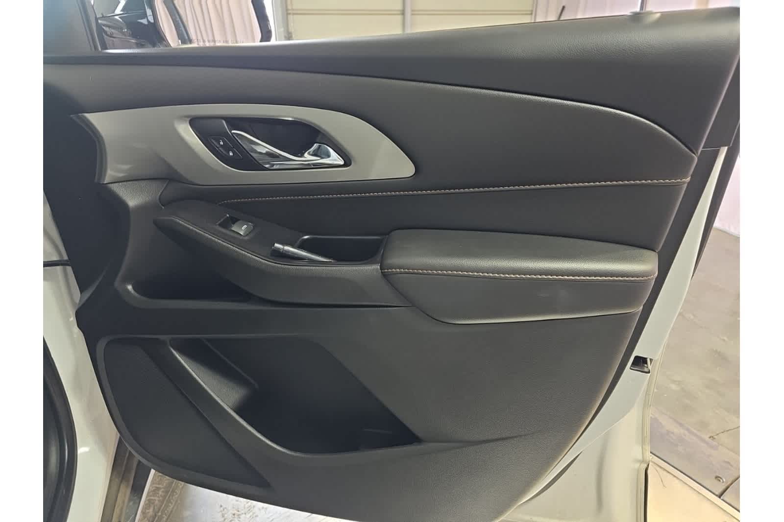 Thumbnail: 2020 Chevrolet Traverse - 16