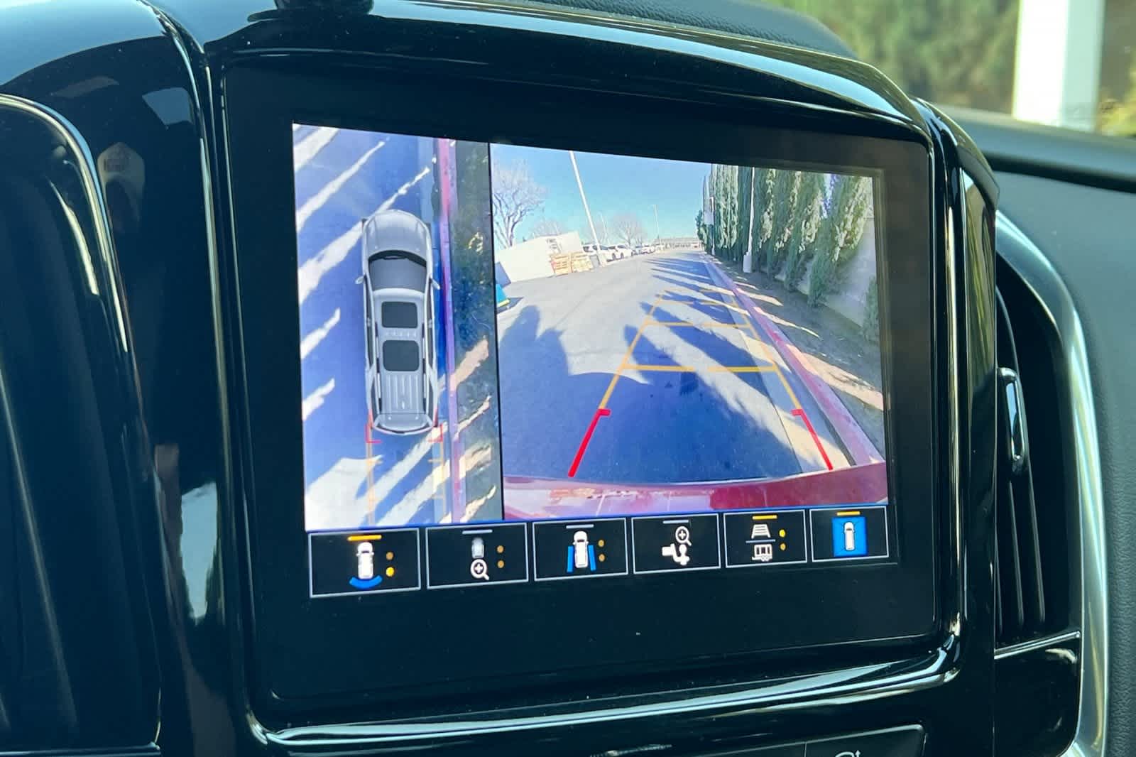 Thumbnail: 2023 Chevrolet Traverse - 23