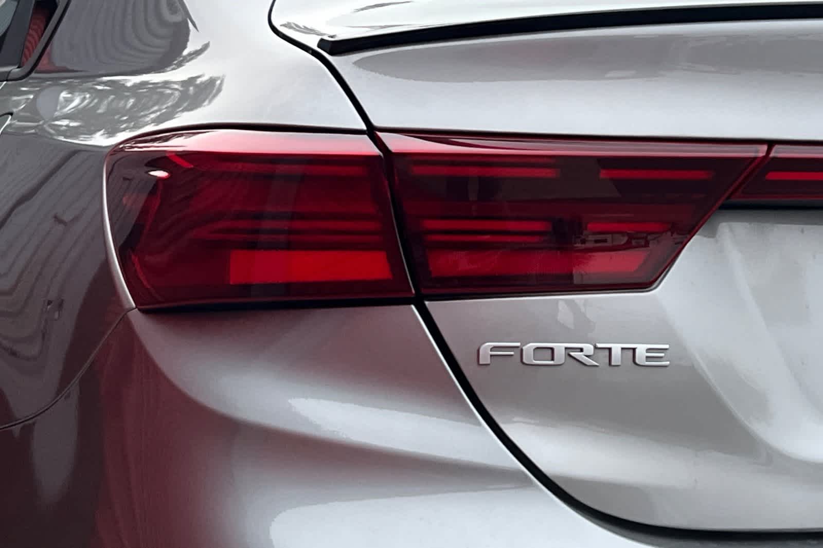 Thumbnail: 2023 Kia Forte - 16