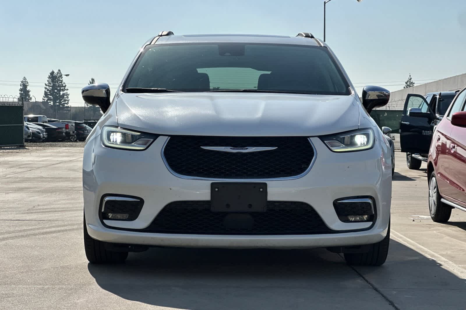 Thumbnail: 2023 Chrysler Pacifica - 11