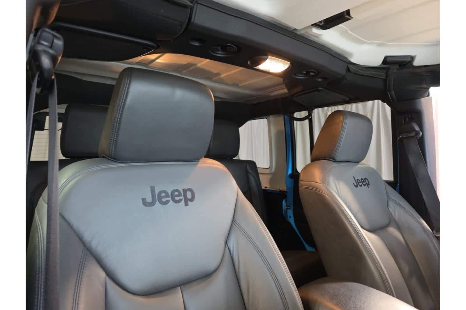 Thumbnail: 2017 Jeep Wrangler - 16