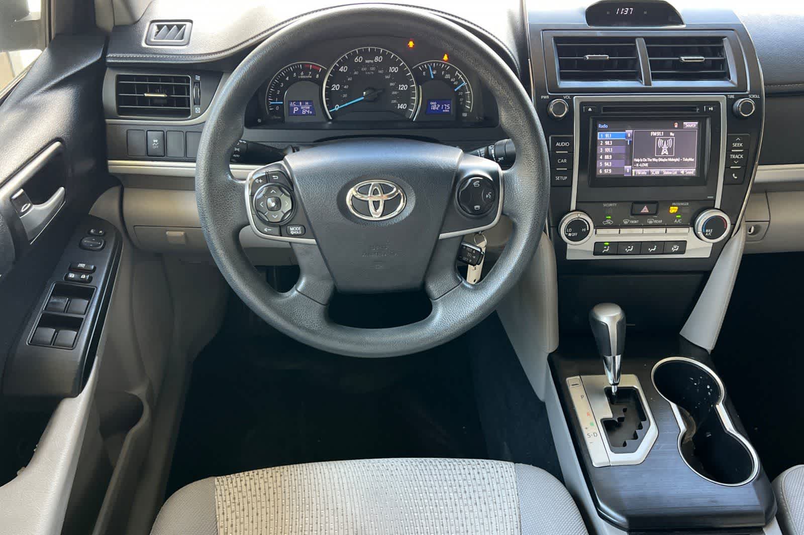 Thumbnail: 2014 Toyota Camry - 16