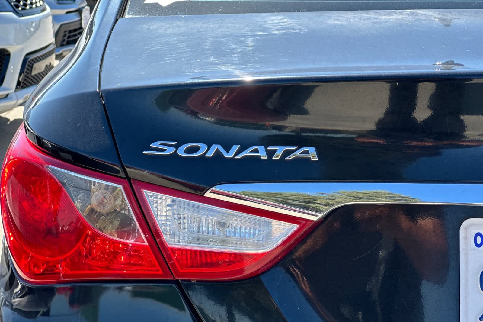 Thumbnail: 2012 Hyundai Sonata - 12