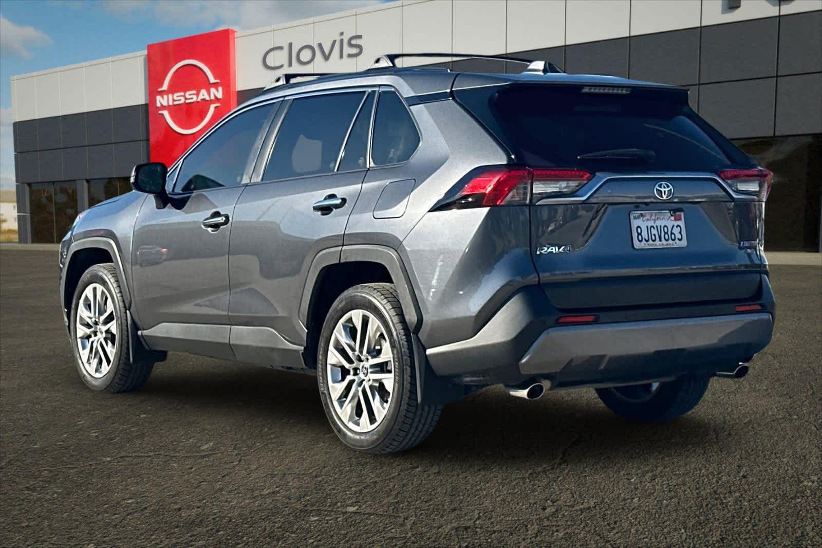 Thumbnail: 2019 Toyota RAV4 - 7