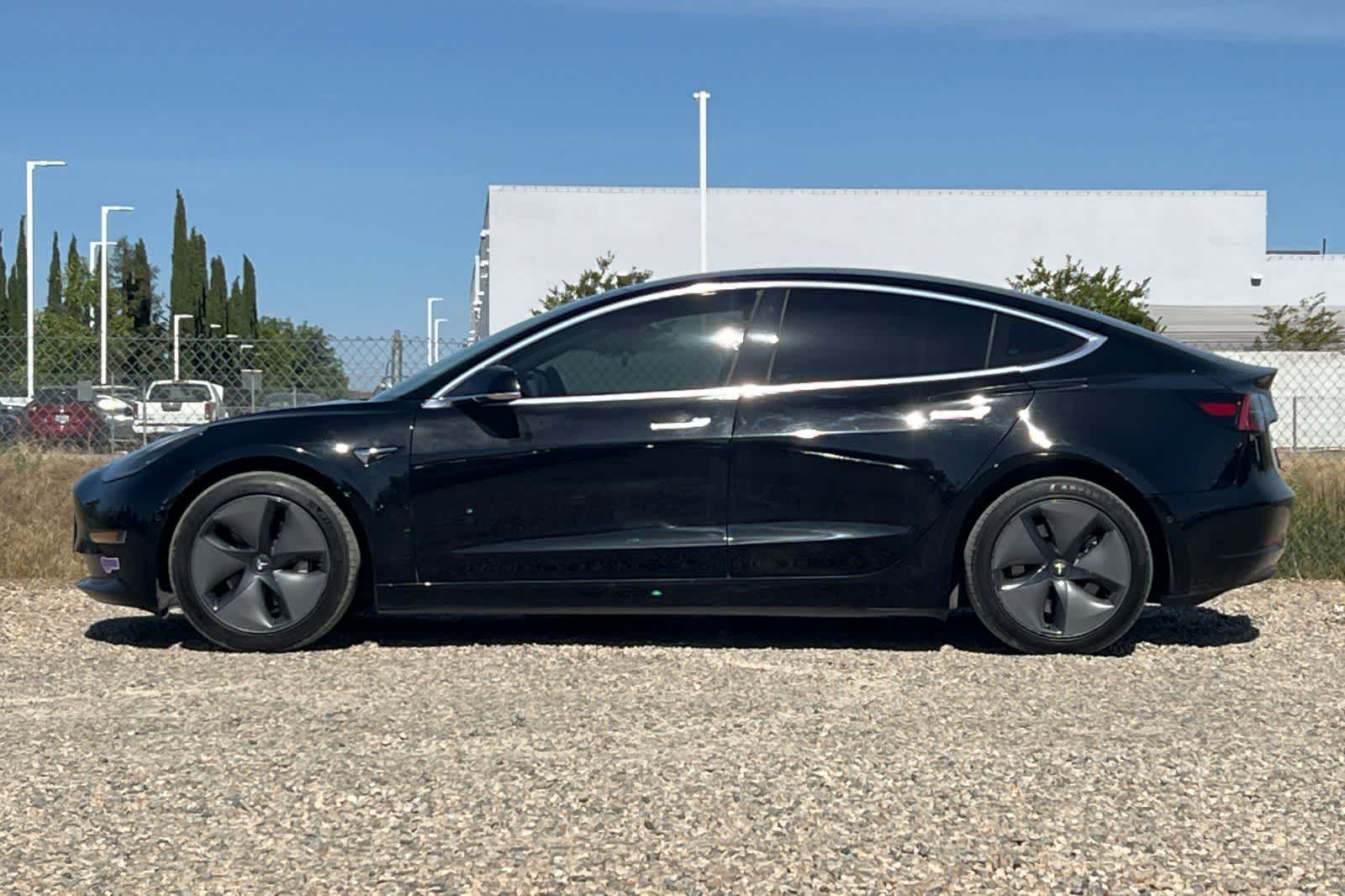 Thumbnail: 2018 Tesla Model 3 - 6