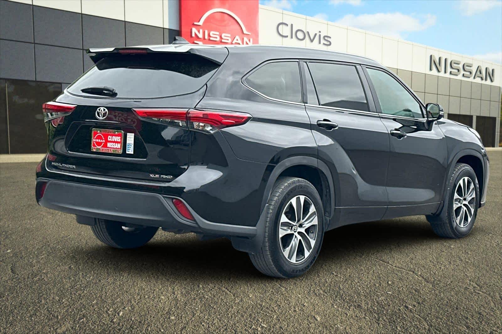2023 Toyota Highlander XLE 3