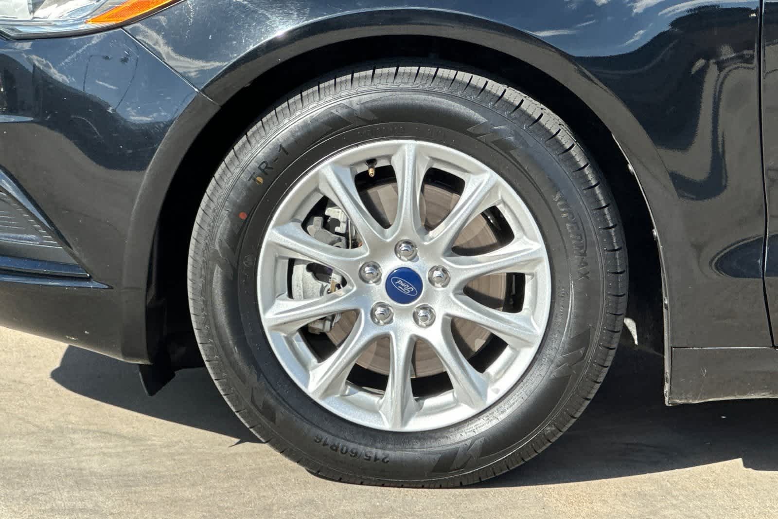 Thumbnail: 2017 Ford Fusion - 12