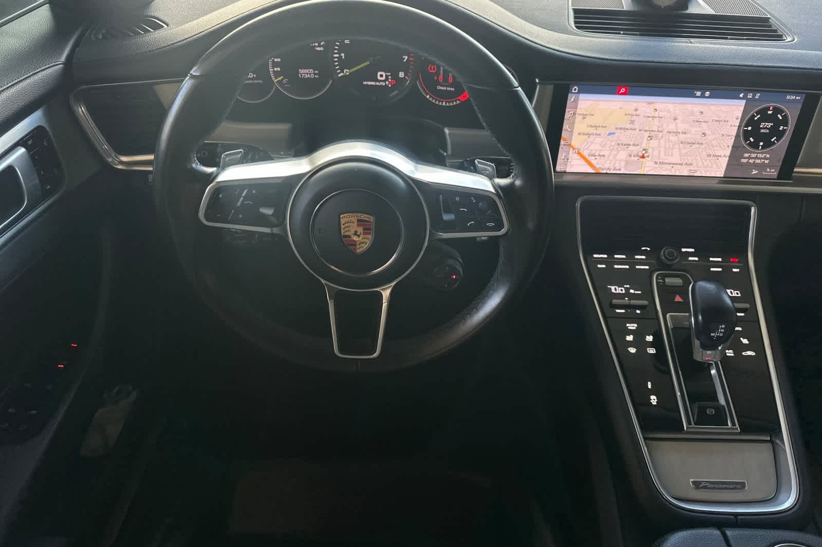 Thumbnail: 2018 Porsche Panamera - 17
