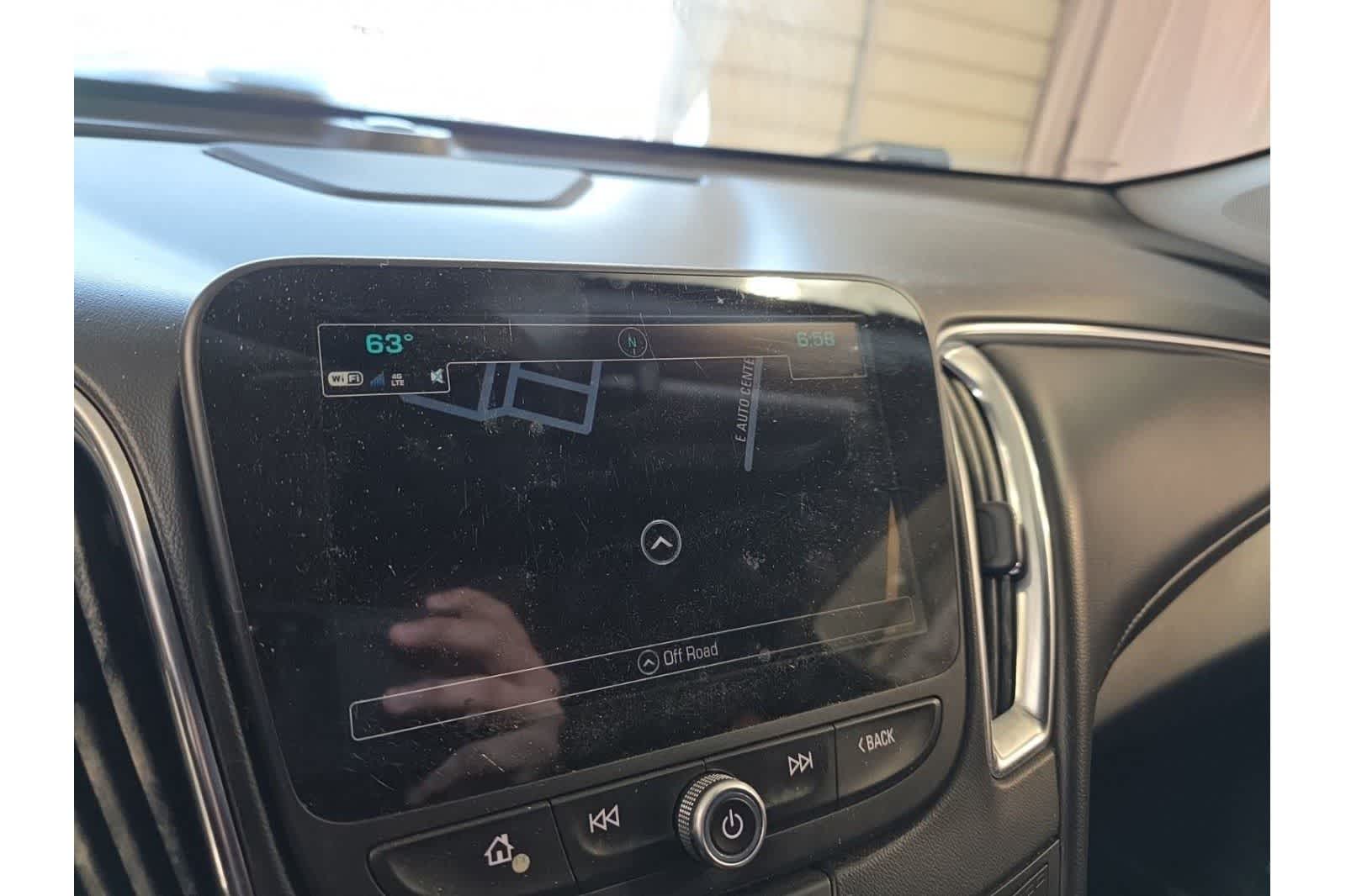 Thumbnail: 2017 Chevrolet Malibu - 21