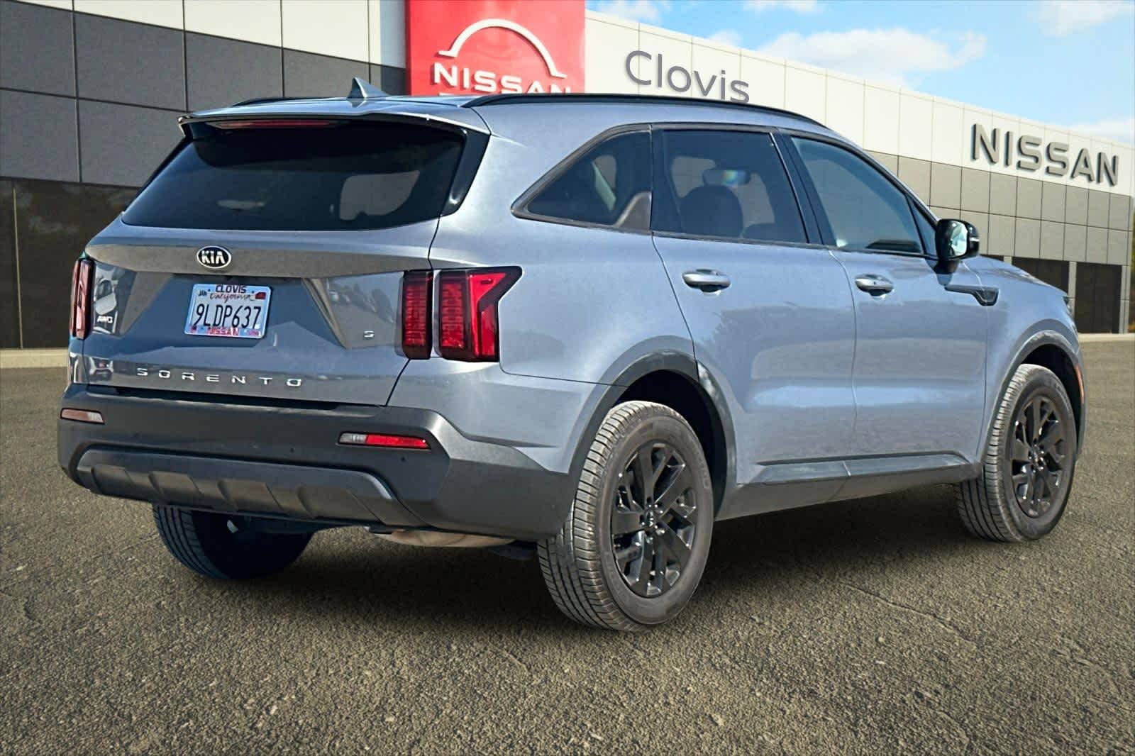 Thumbnail: 2021 Kia Sorento - 3