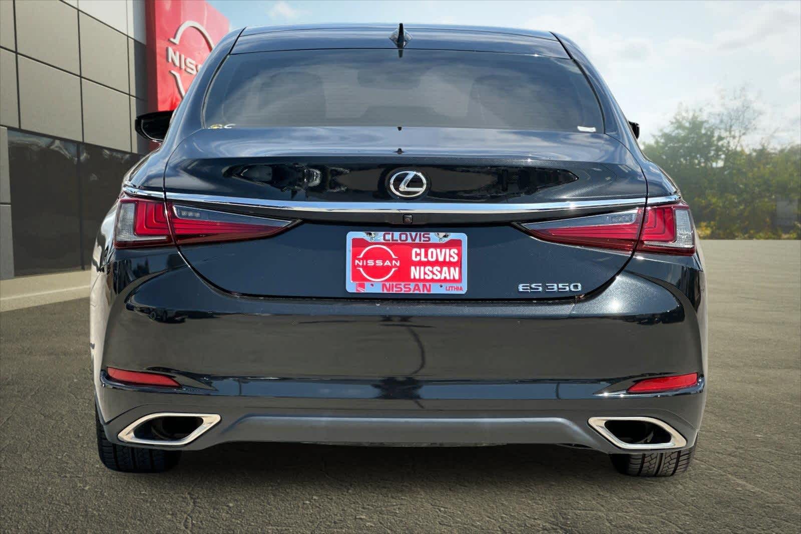 Thumbnail: 2019 Lexus ES - 8