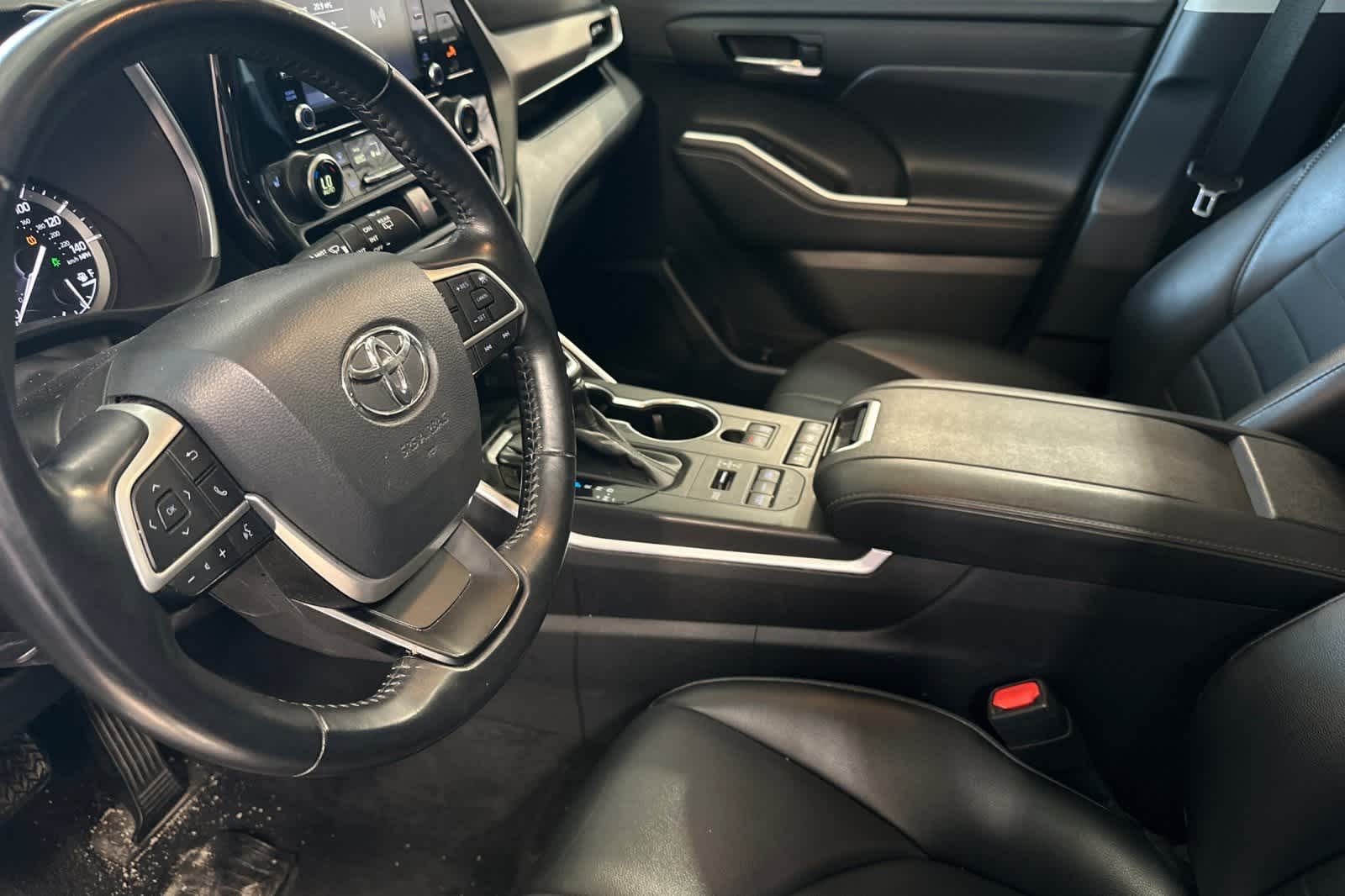 2022 Toyota Highlander XLE 14