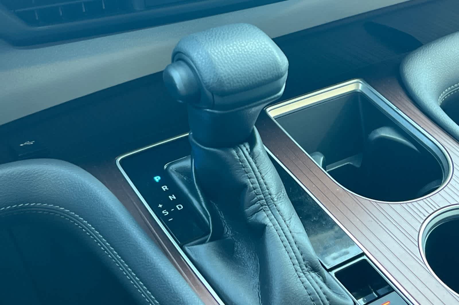 Thumbnail: 2021 Toyota Sienna - 25