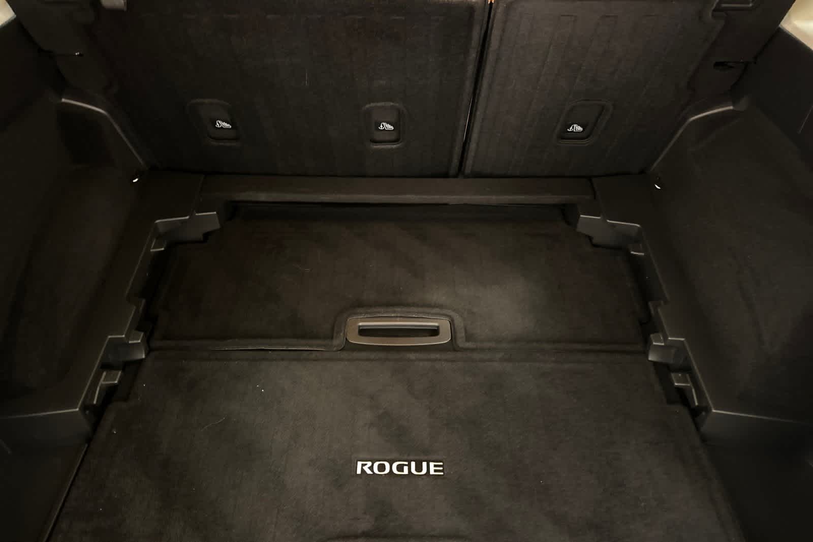 Thumbnail: 2022 Nissan Rogue - 18