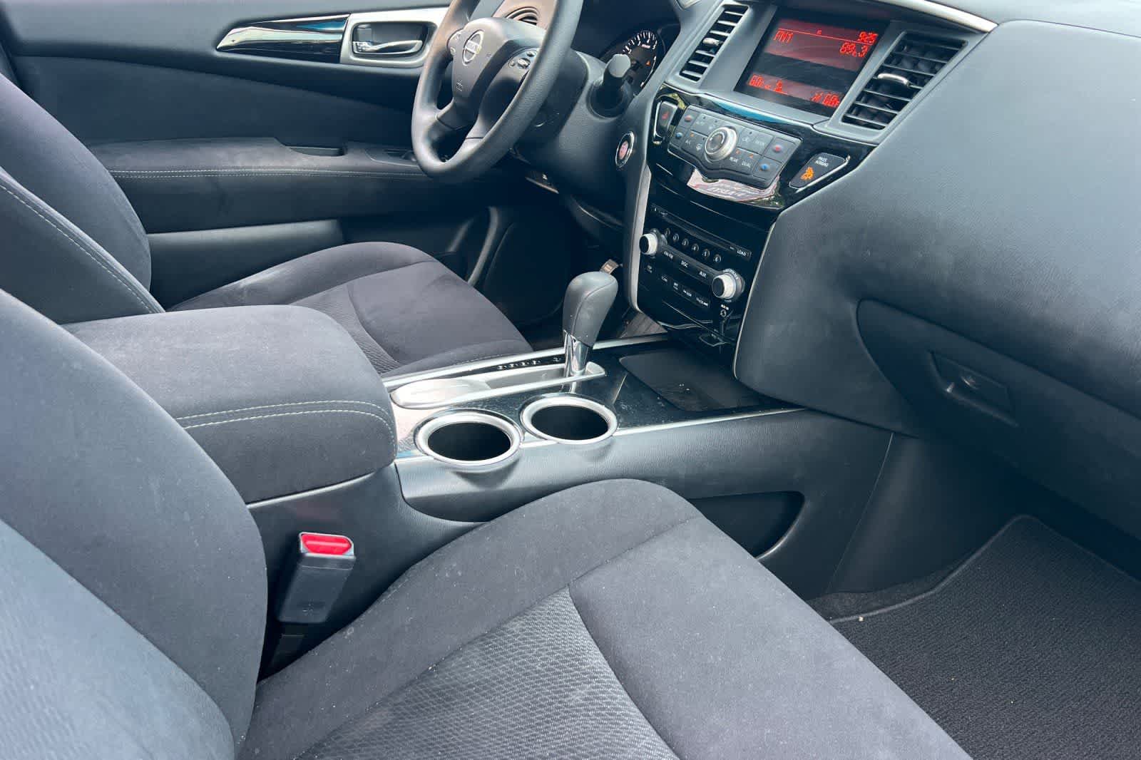 Thumbnail: 2015 Nissan Pathfinder - 19