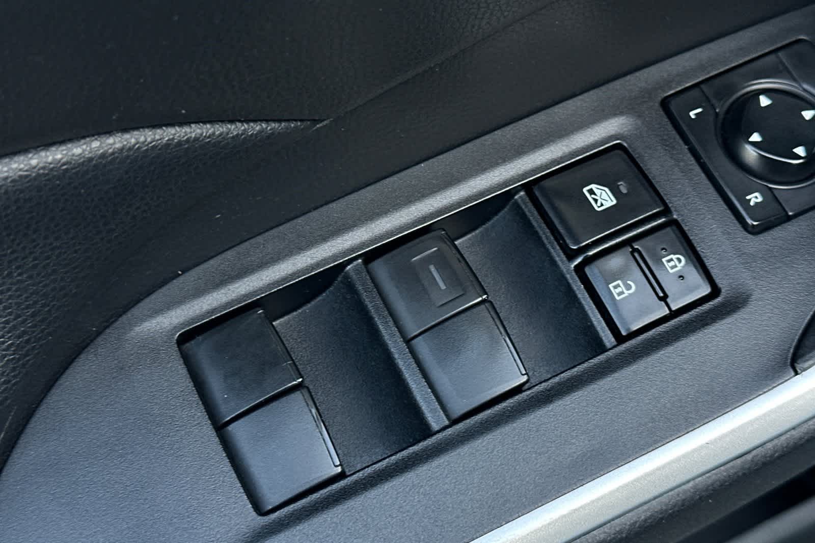 Thumbnail: 2022 Toyota RAV4 - 13