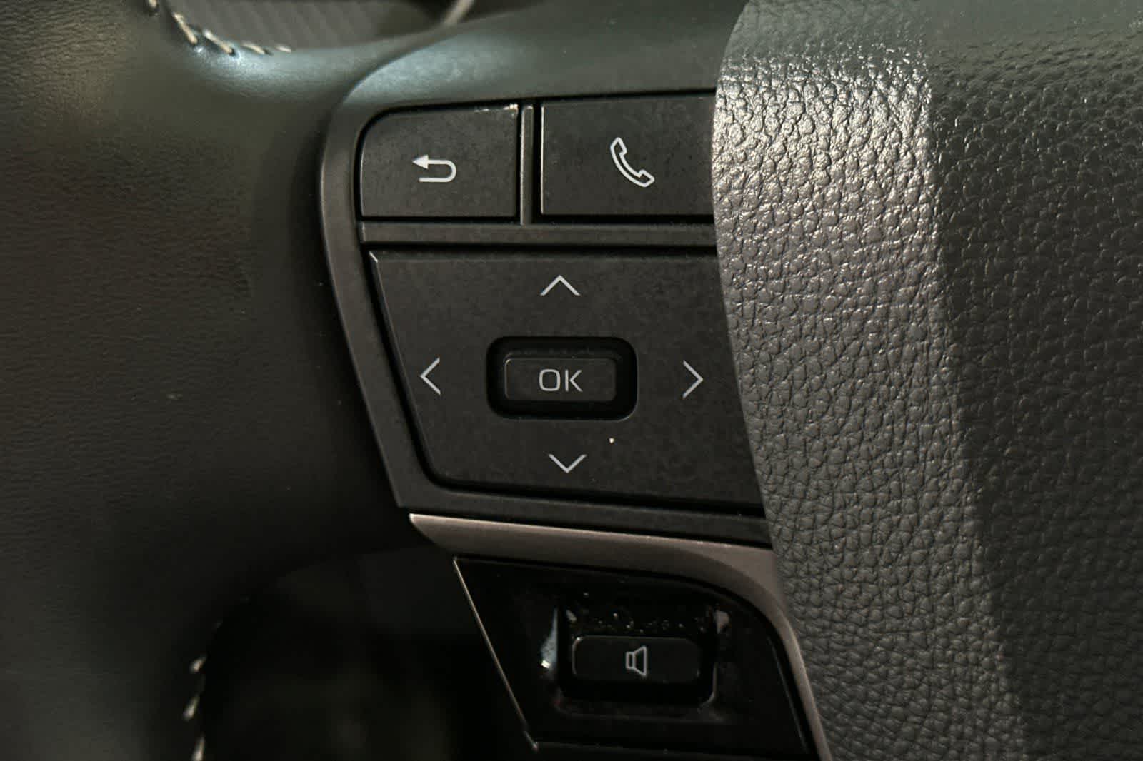 Thumbnail: 2025 Toyota Camry - 29