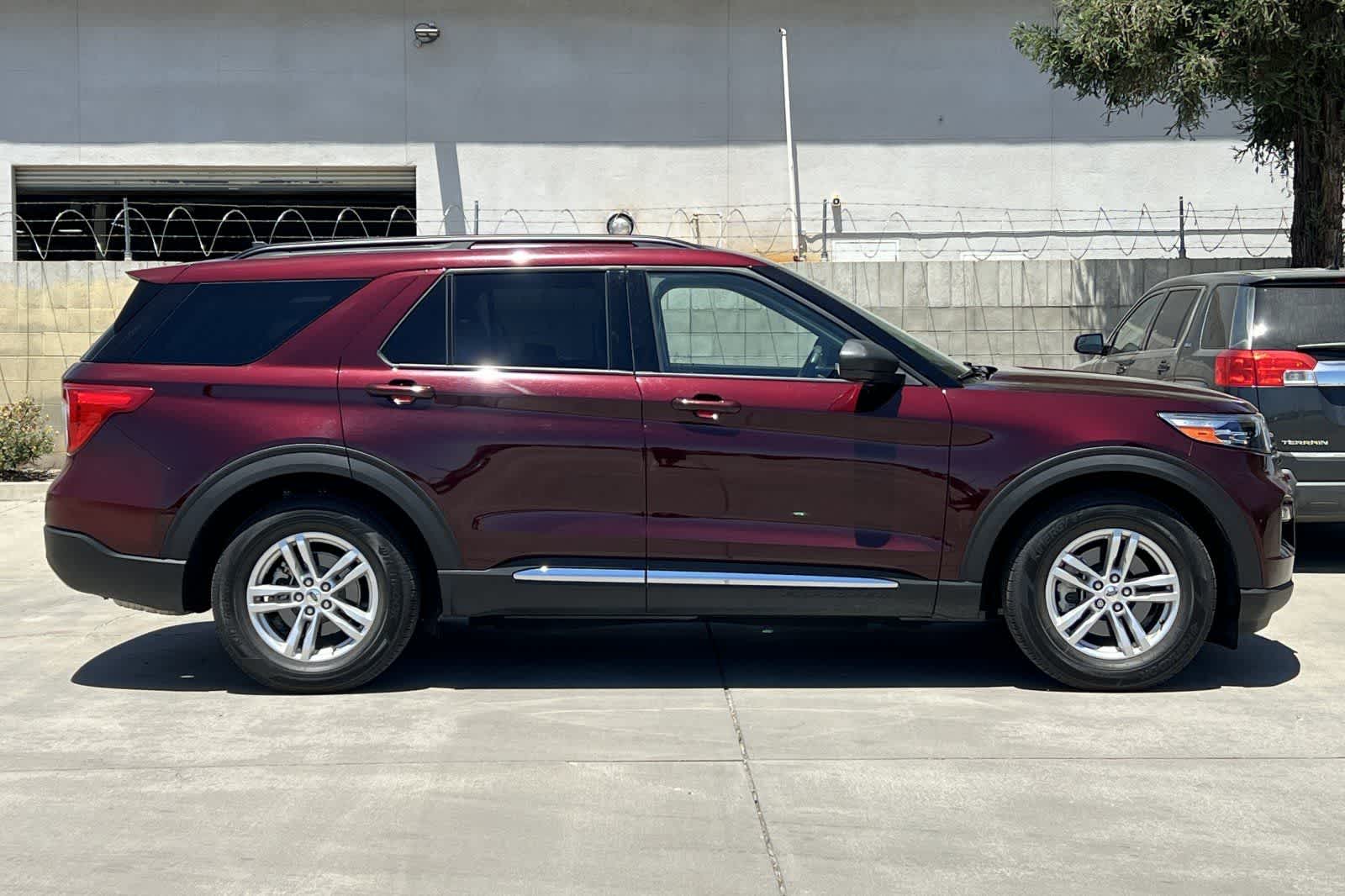 Thumbnail: 2022 Ford Explorer - 9