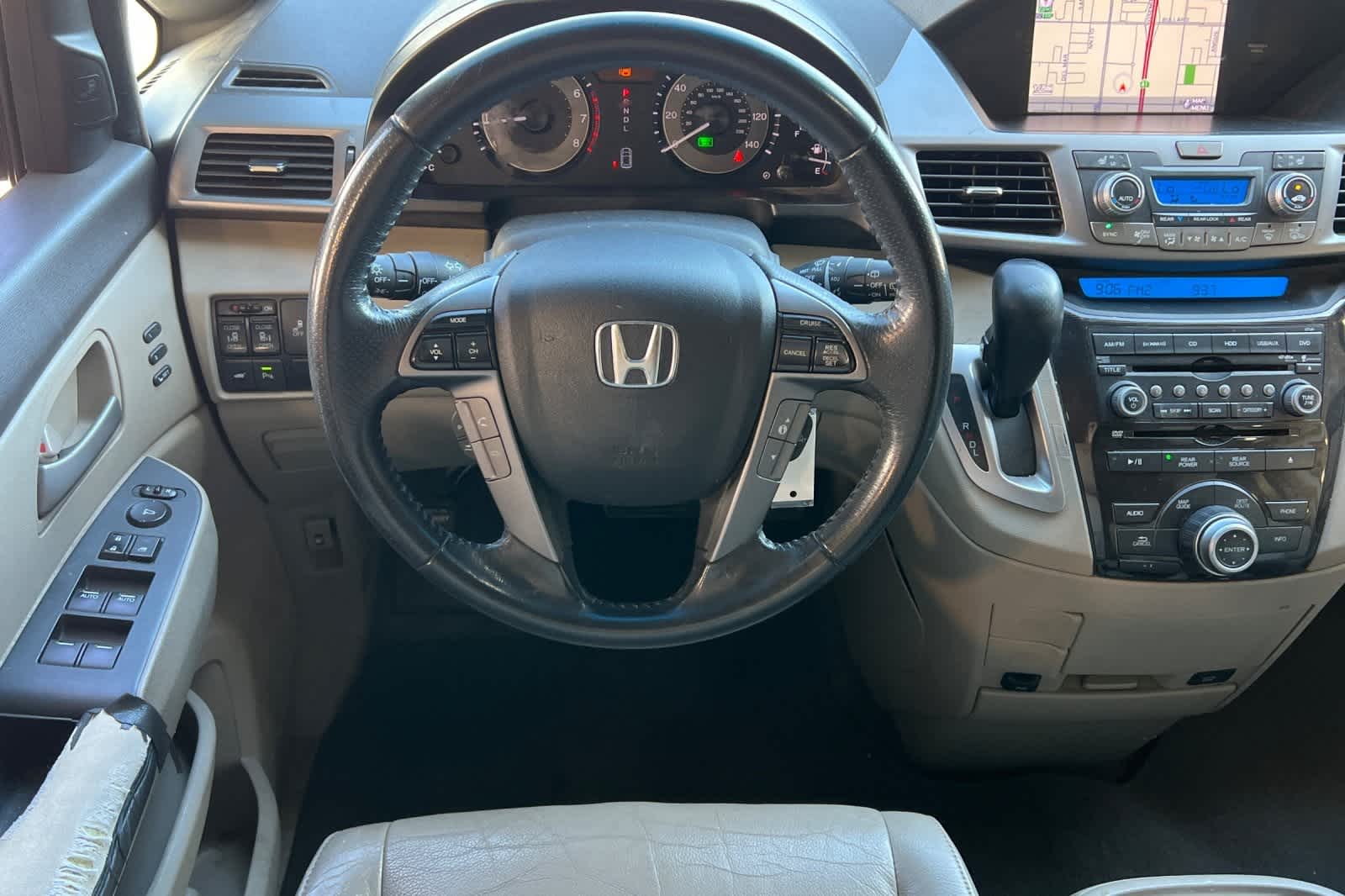 Thumbnail: 2011 Honda Odyssey - 17