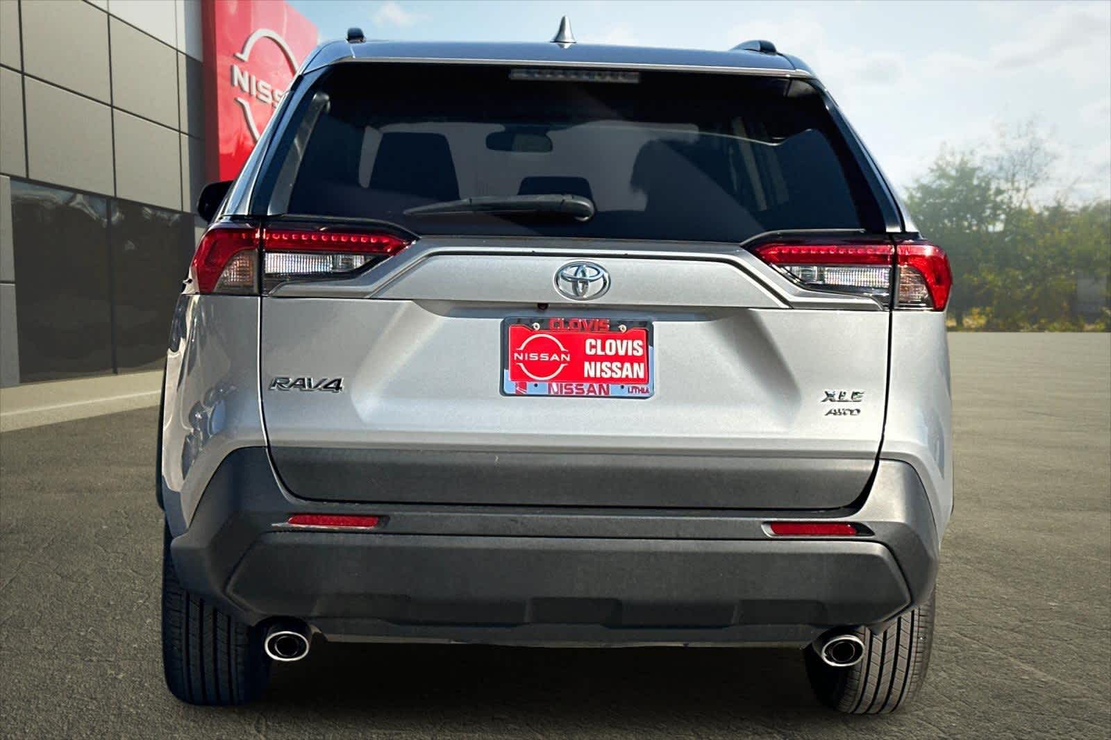 Thumbnail: 2022 Toyota RAV4 - 8