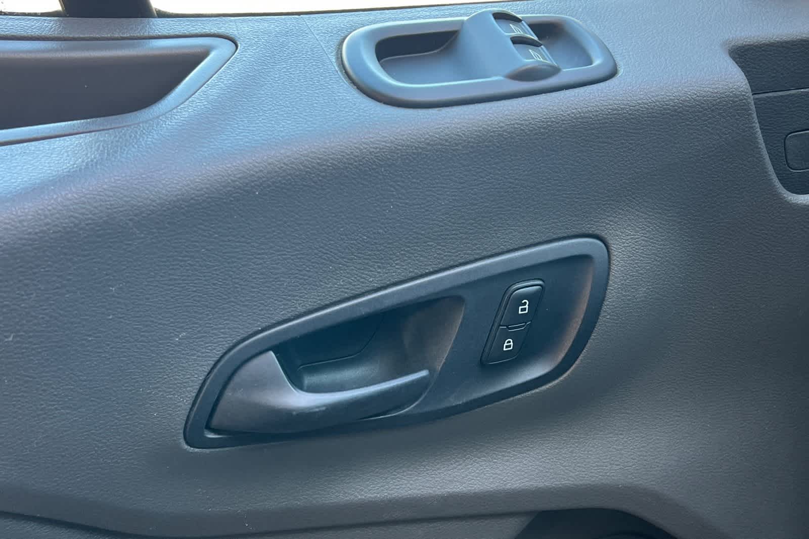 2021 Ford Econoline E-350 15