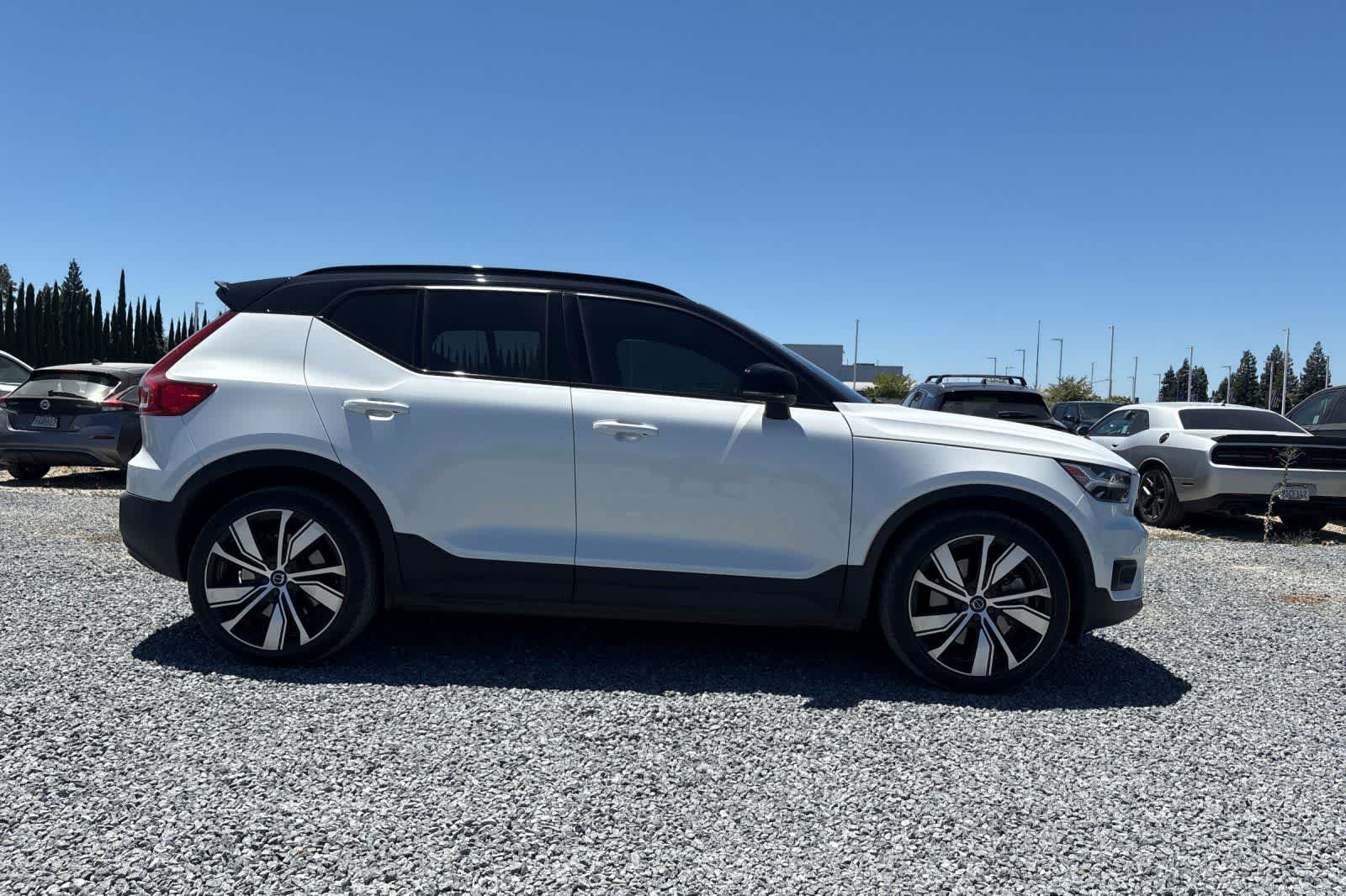 Thumbnail: 2021 Volvo XC40 - 9