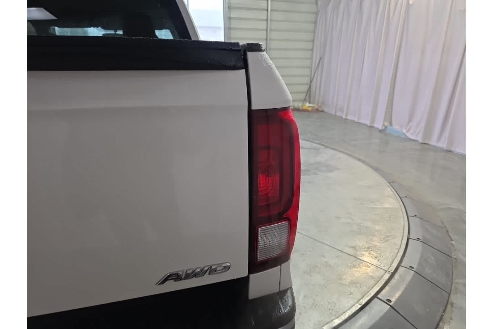 Thumbnail: 2017 Honda Ridgeline - 10