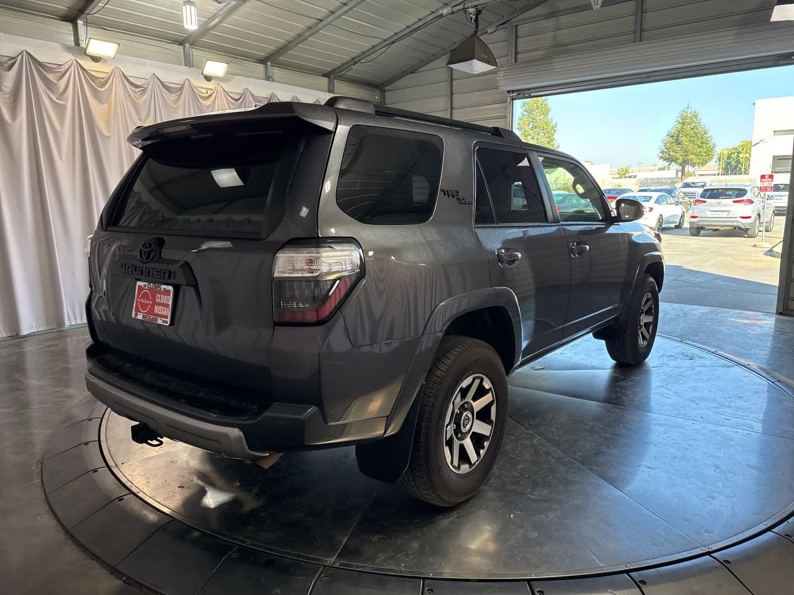 Thumbnail: 2023 Toyota 4Runner - 8