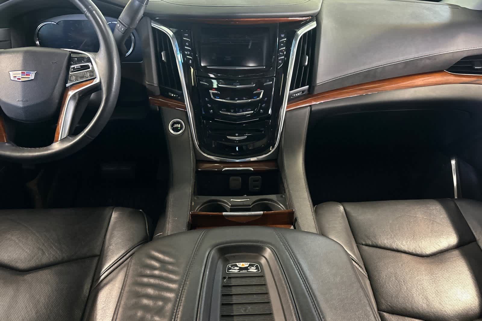 2017 Cadillac Escalade Luxury 4