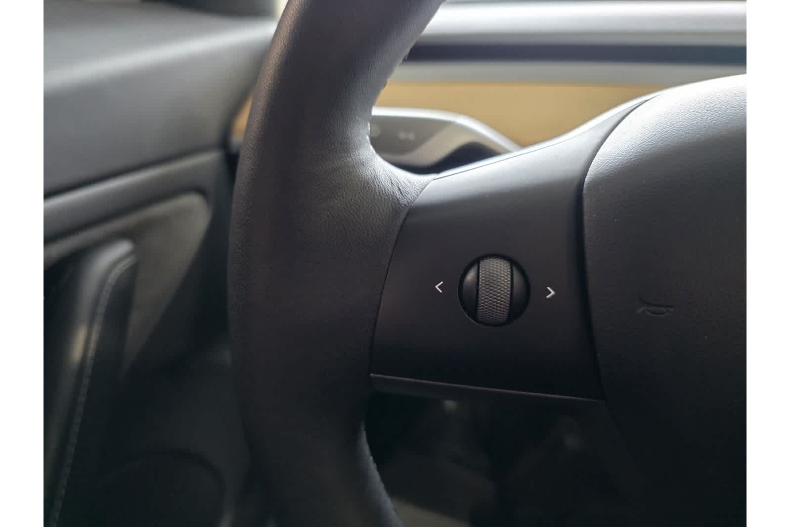 Thumbnail: 2020 Tesla Model 3 - 24