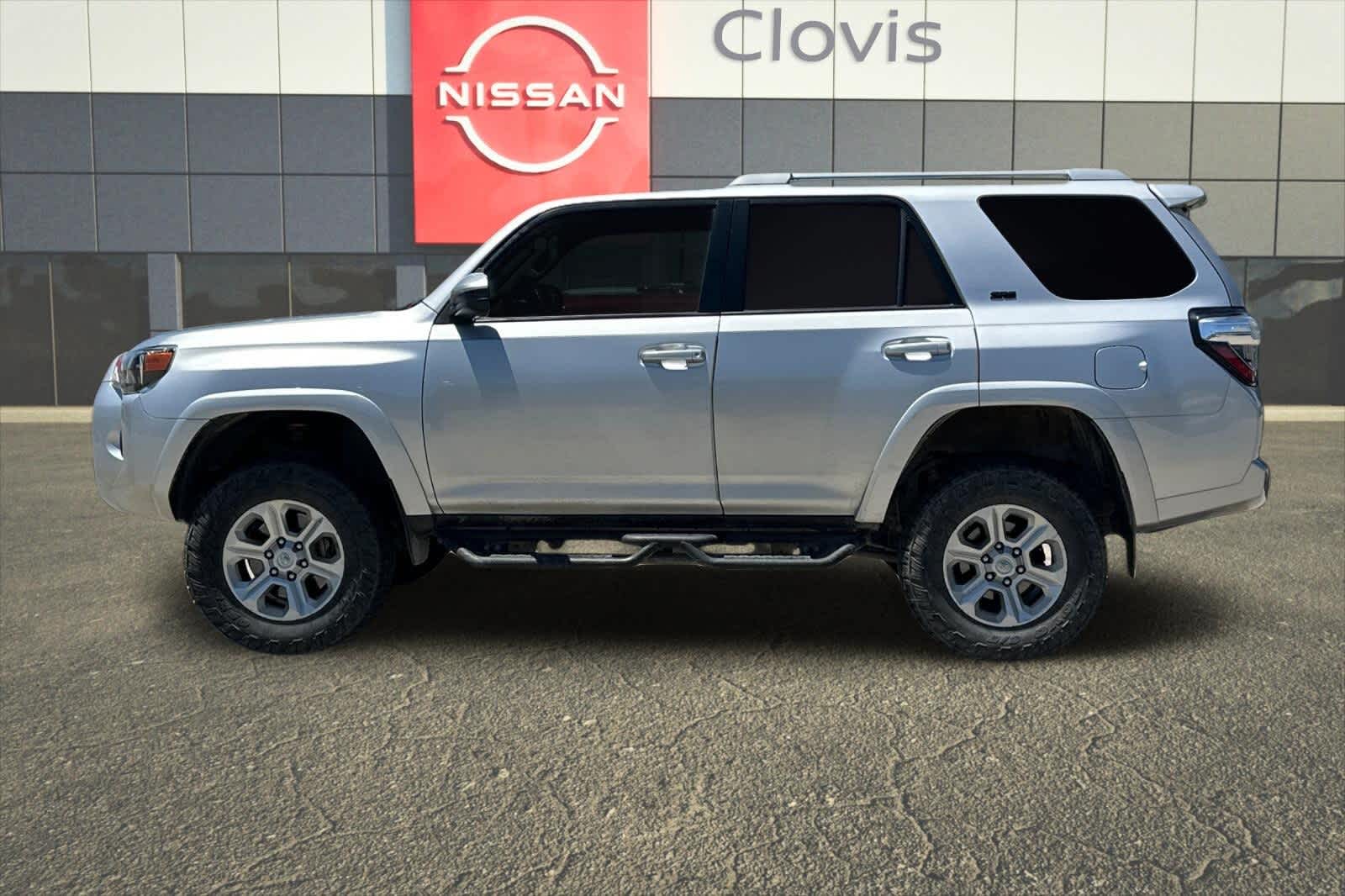 Thumbnail: 2017 Toyota 4Runner - 6