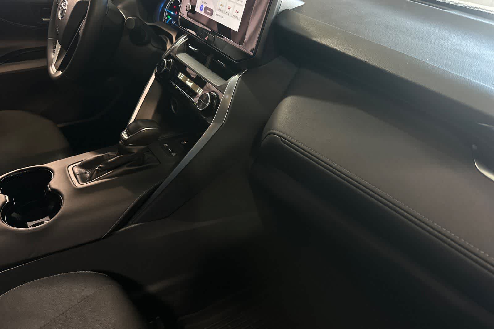 Thumbnail: 2024 Toyota Venza - 18