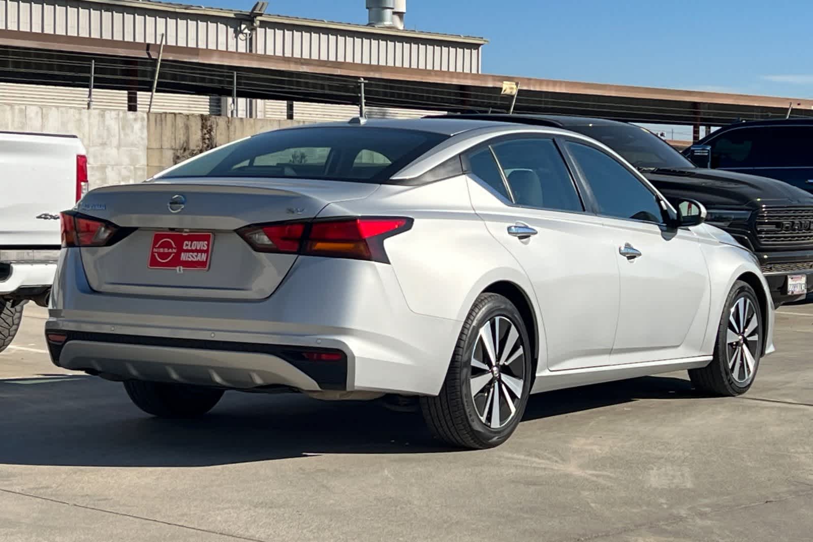 Thumbnail: 2022 Nissan Altima - 3