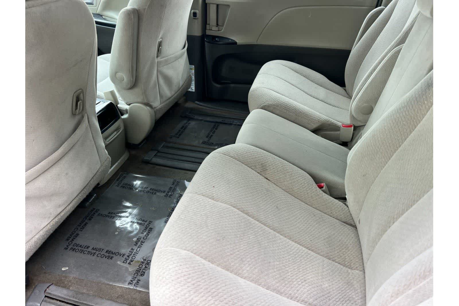 Thumbnail: 2017 Toyota Sienna - 6