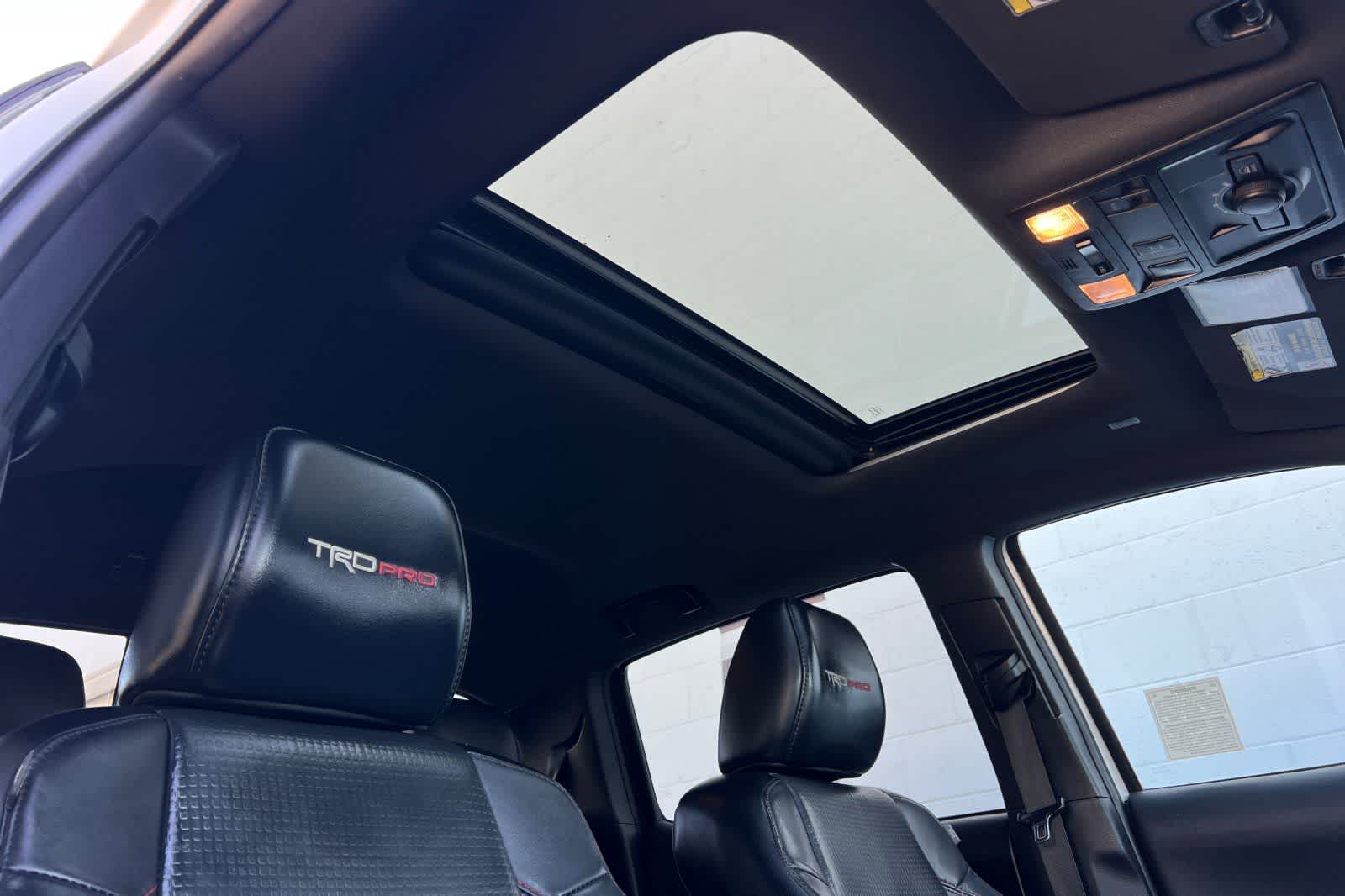 Thumbnail: 2019 Toyota Tacoma - 18