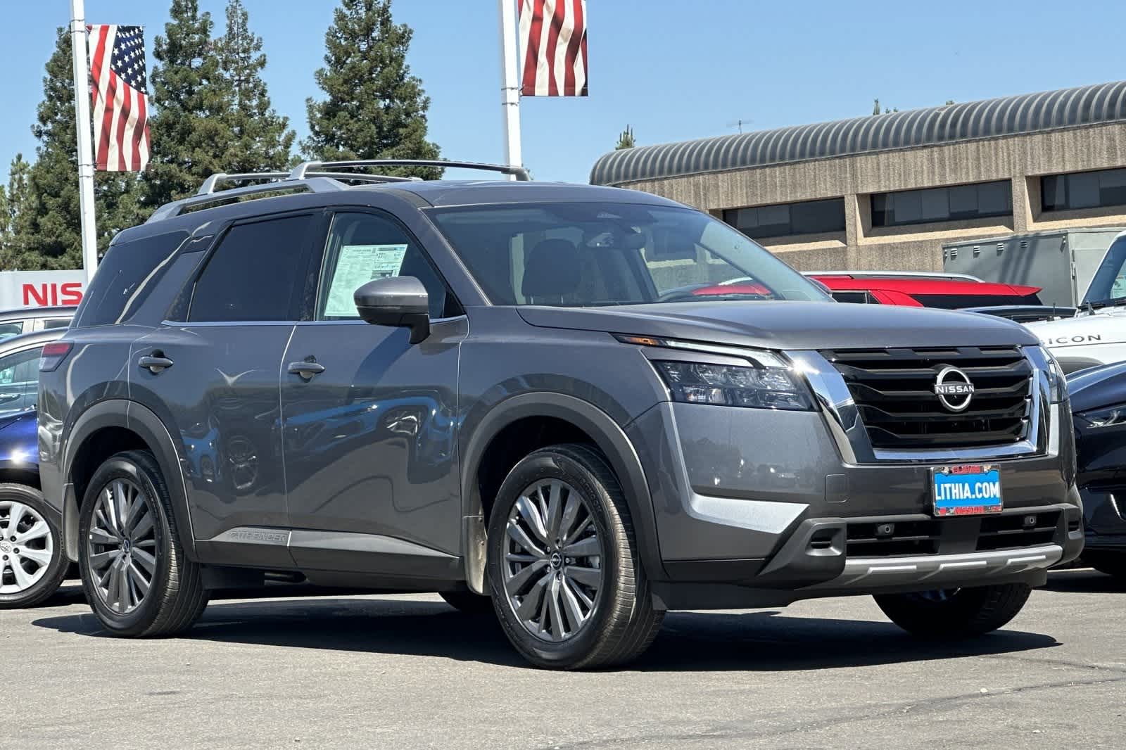 Thumbnail: 2025 Nissan Pathfinder - 8