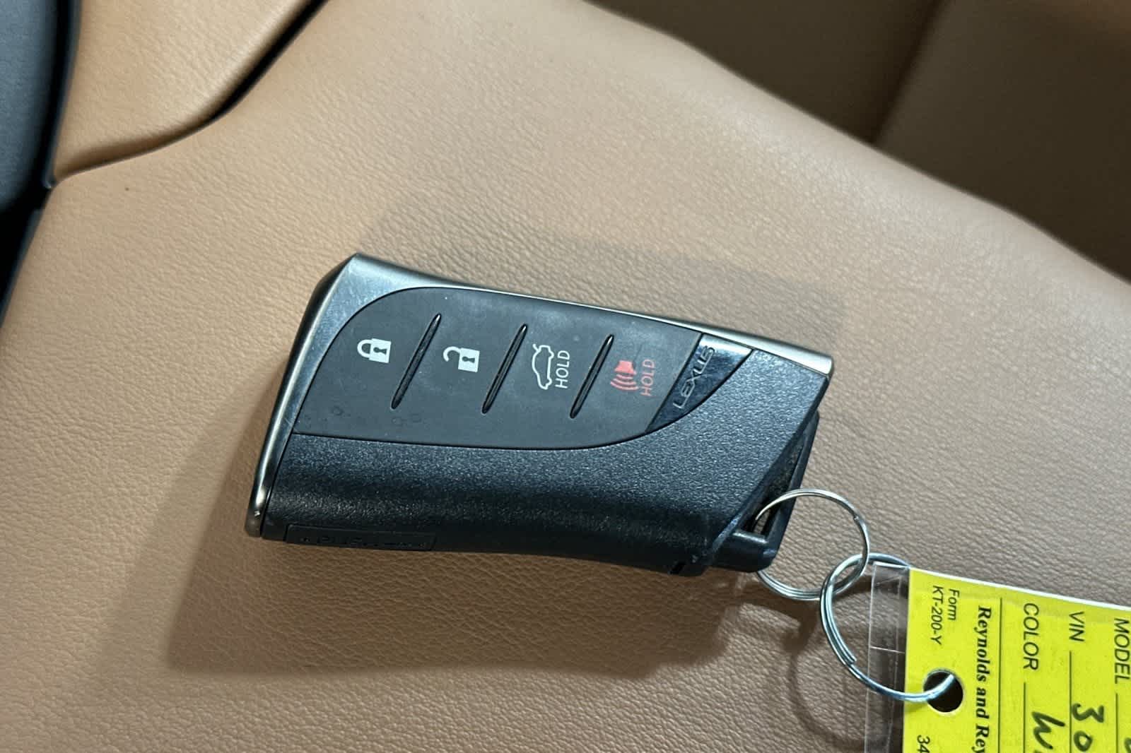 Thumbnail: 2019 Lexus ES - 29