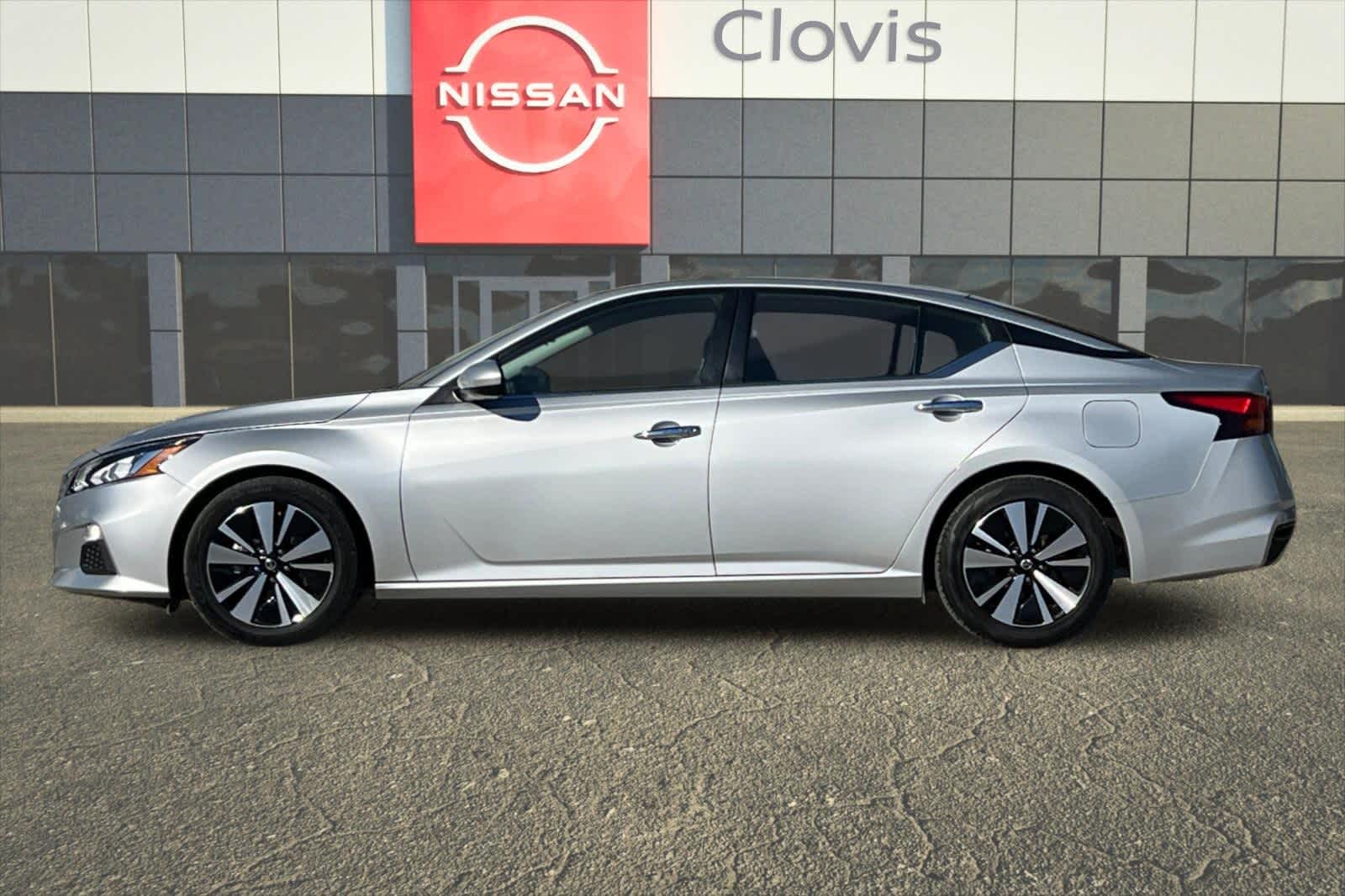 Thumbnail: 2022 Nissan Altima - 6