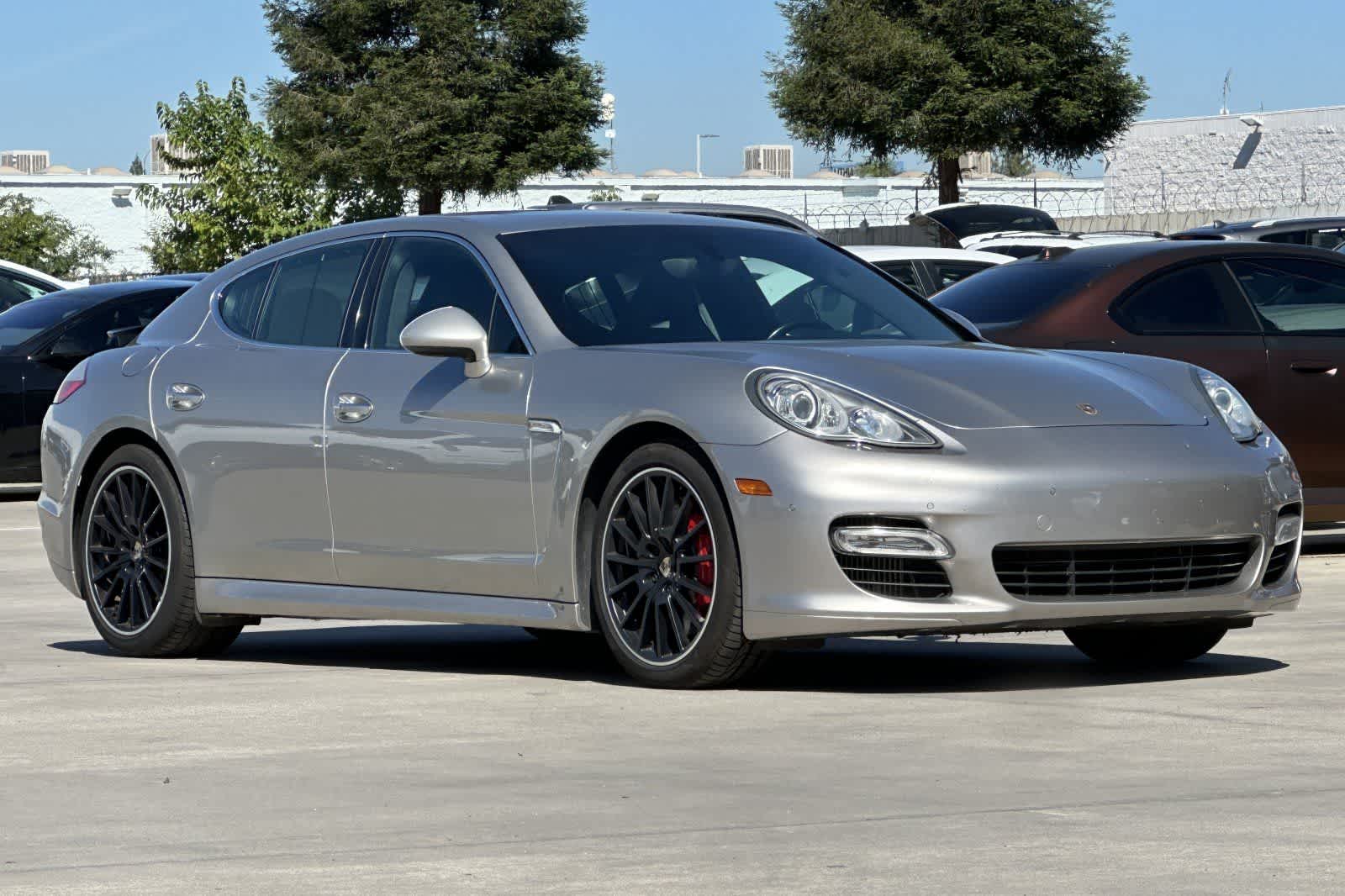 Thumbnail: 2013 Porsche Panamera - 10