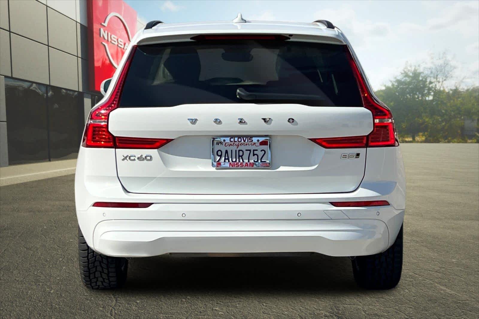 Thumbnail: 2022 Volvo XC60 - 8