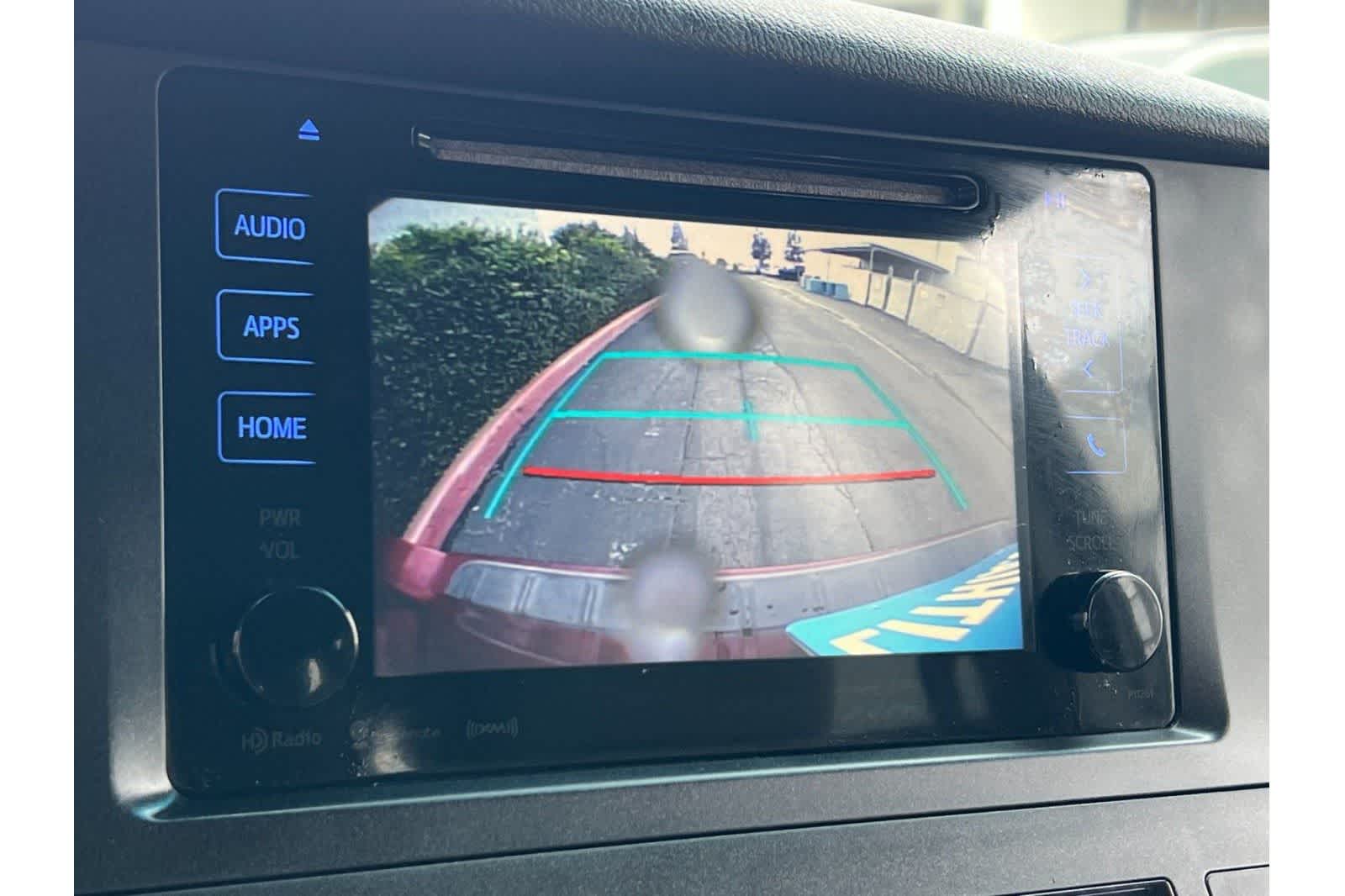 Thumbnail: 2017 Toyota Sienna - 22