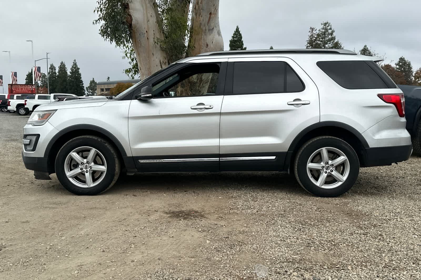 Thumbnail: 2017 Ford Explorer - 6