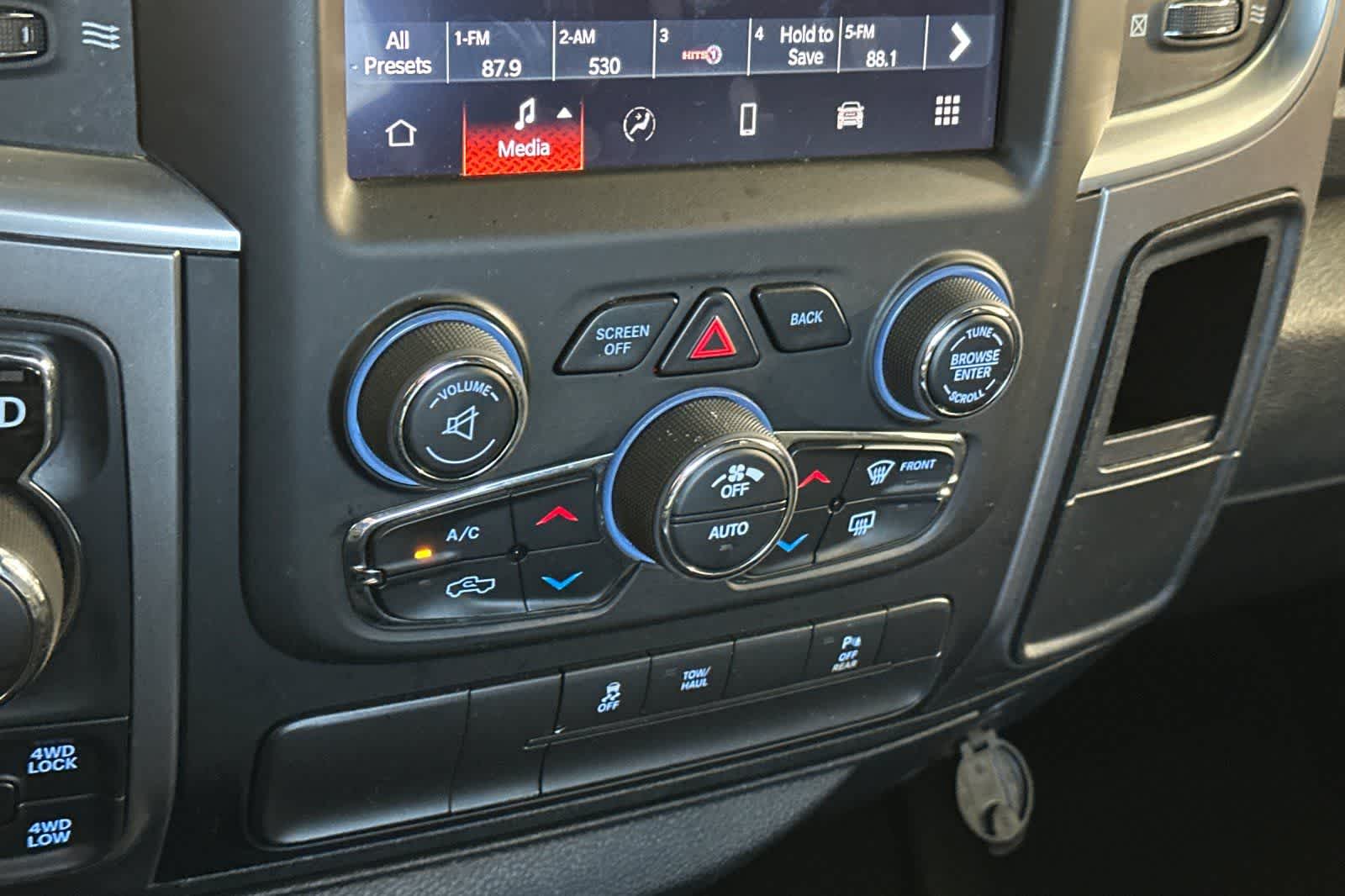 Thumbnail: 2022 RAM 1500 Classic - 21