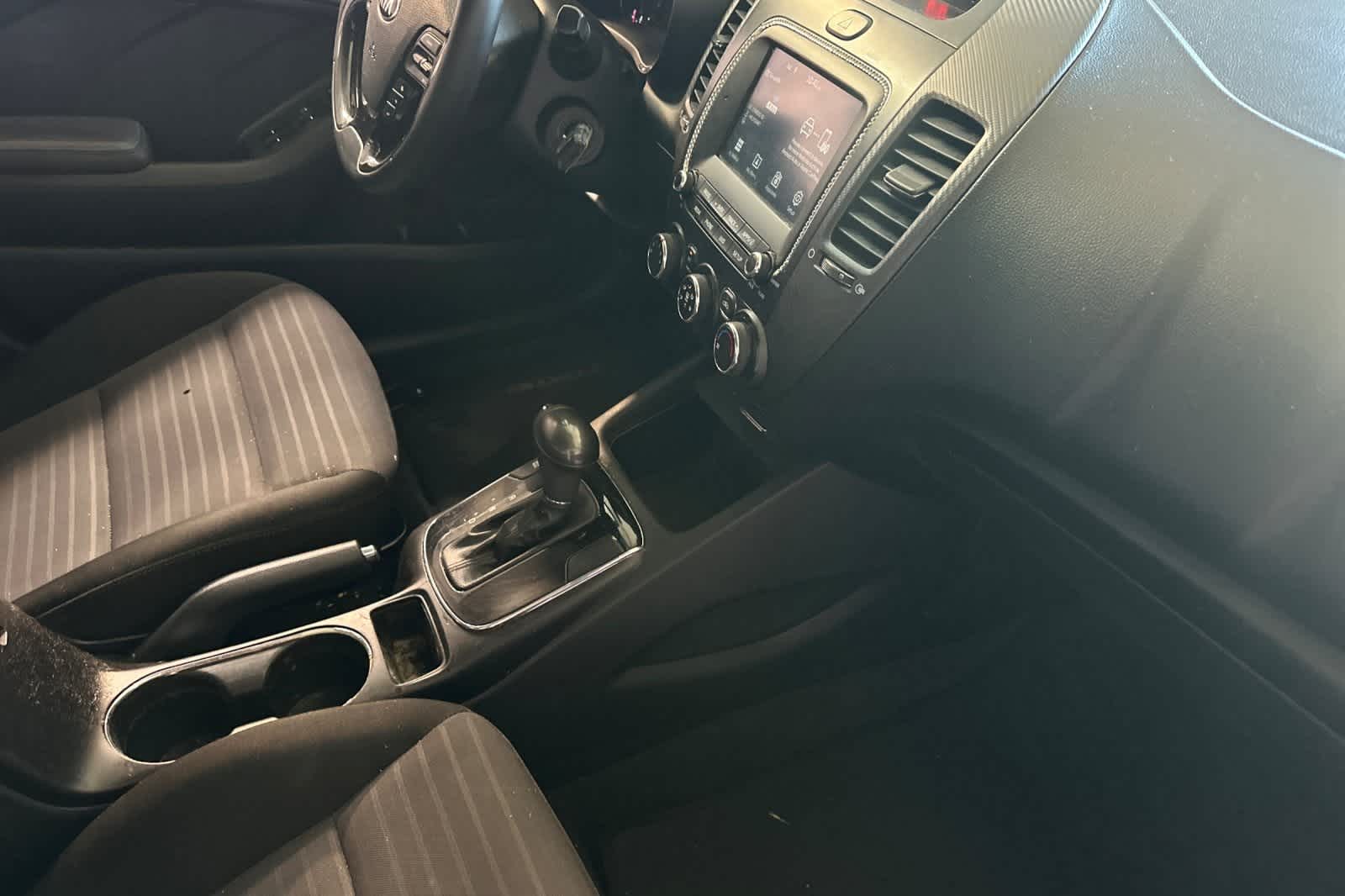 Thumbnail: 2018 Kia Forte - 18
