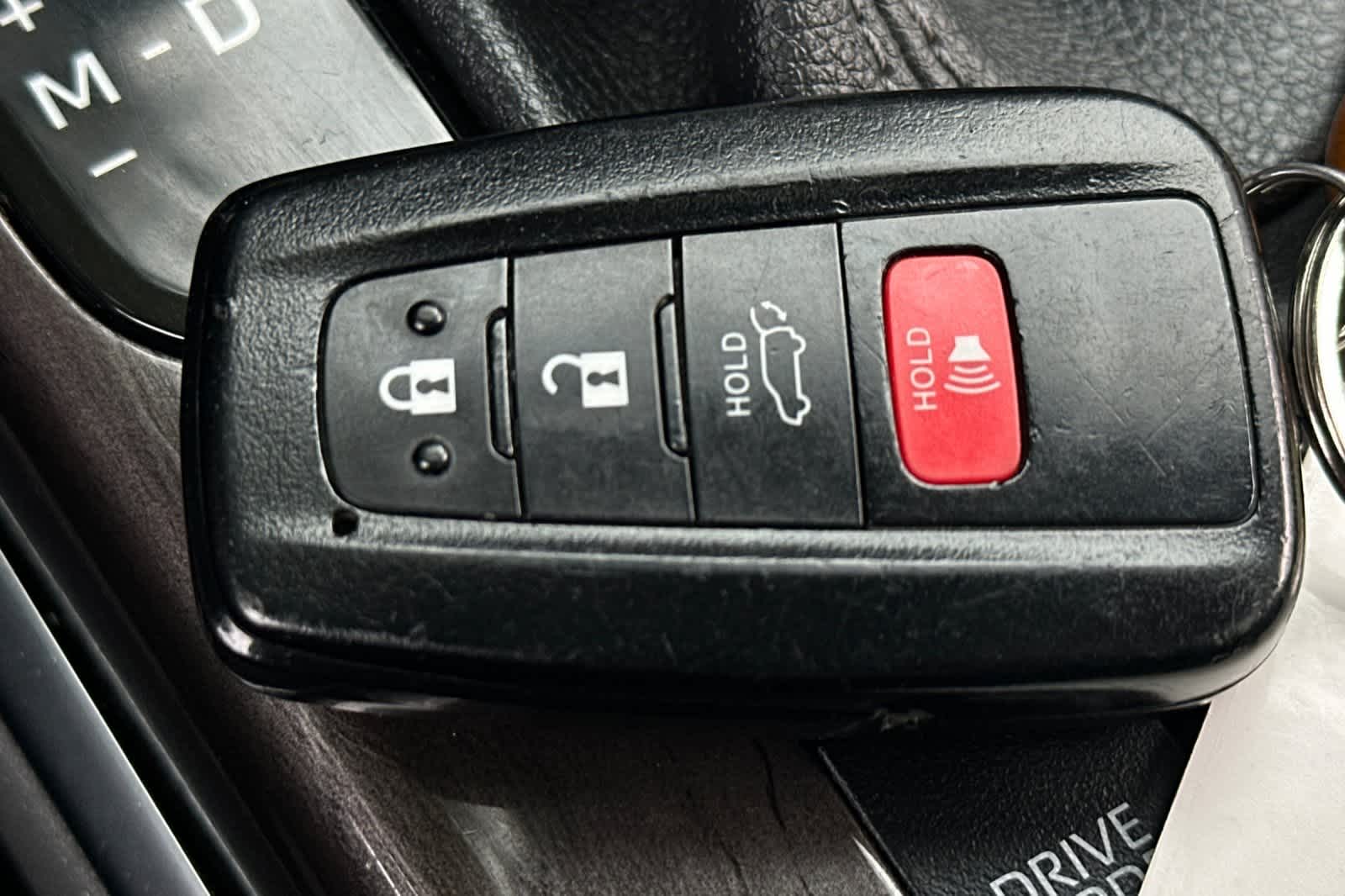 Thumbnail: 2022 Toyota Highlander - 28