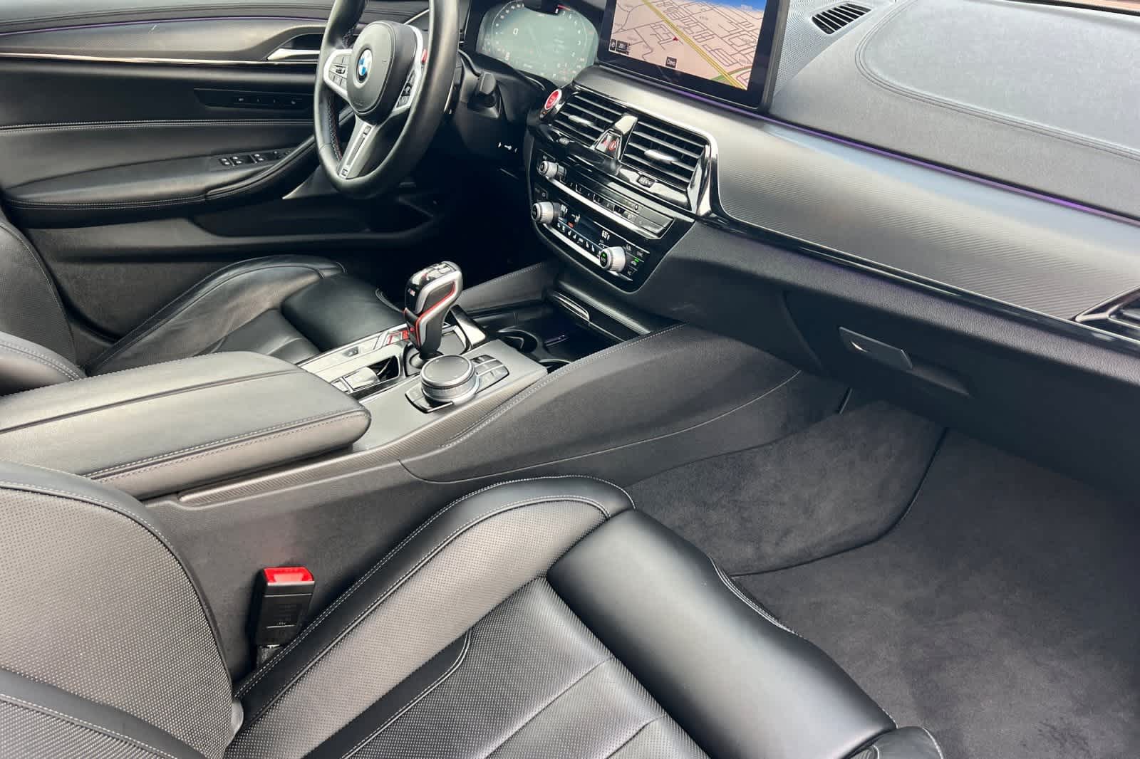 Thumbnail: 2021 BMW M5 - 18