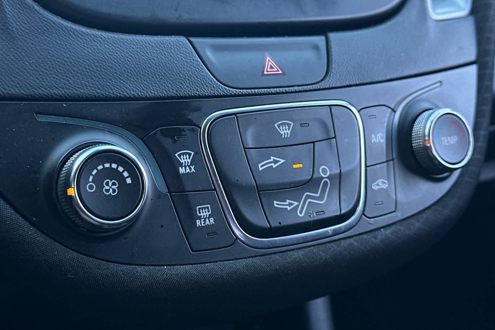 Thumbnail: 2017 Chevrolet Malibu - 22