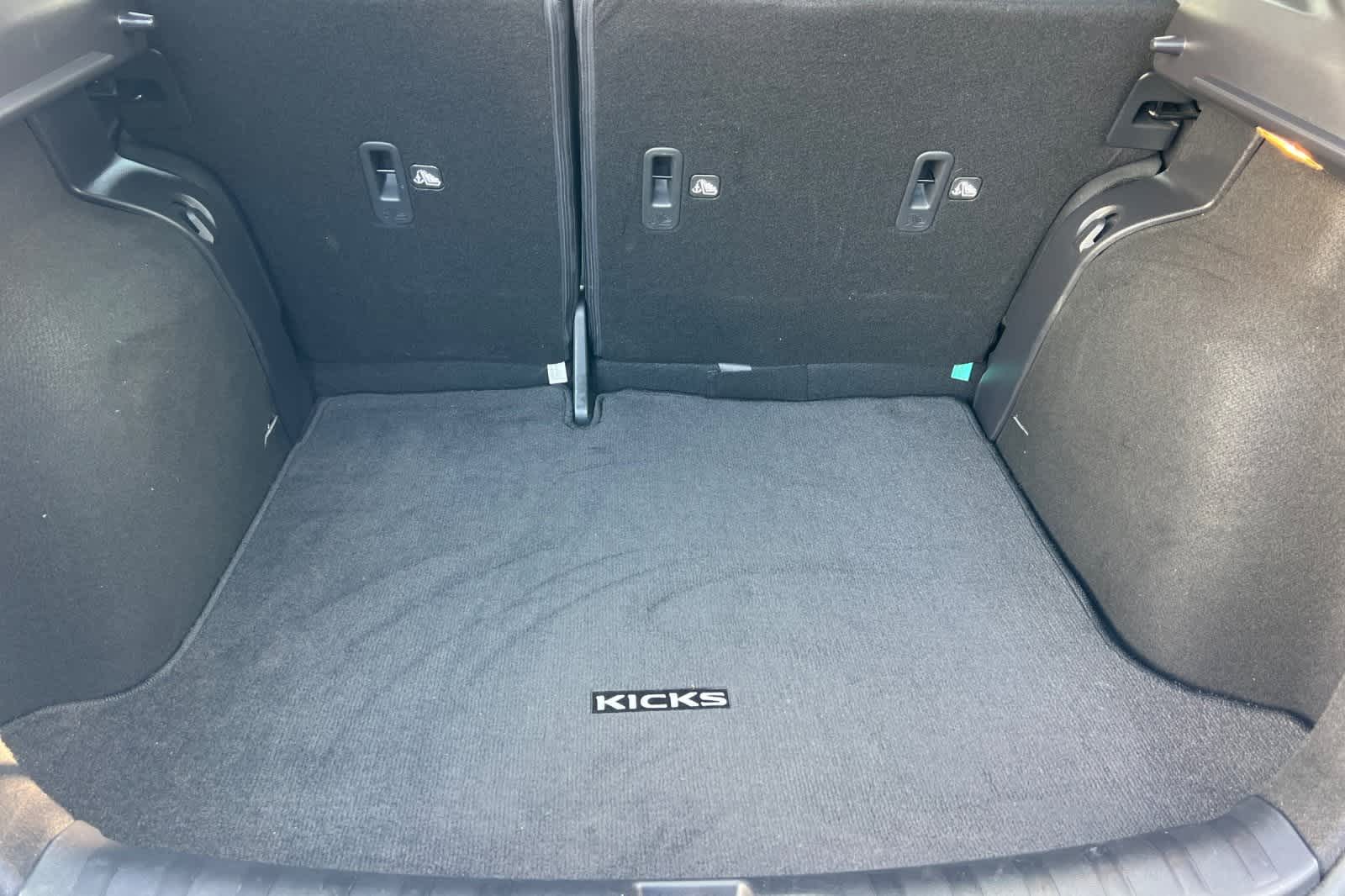 Thumbnail: 2024 Nissan Kicks - 17