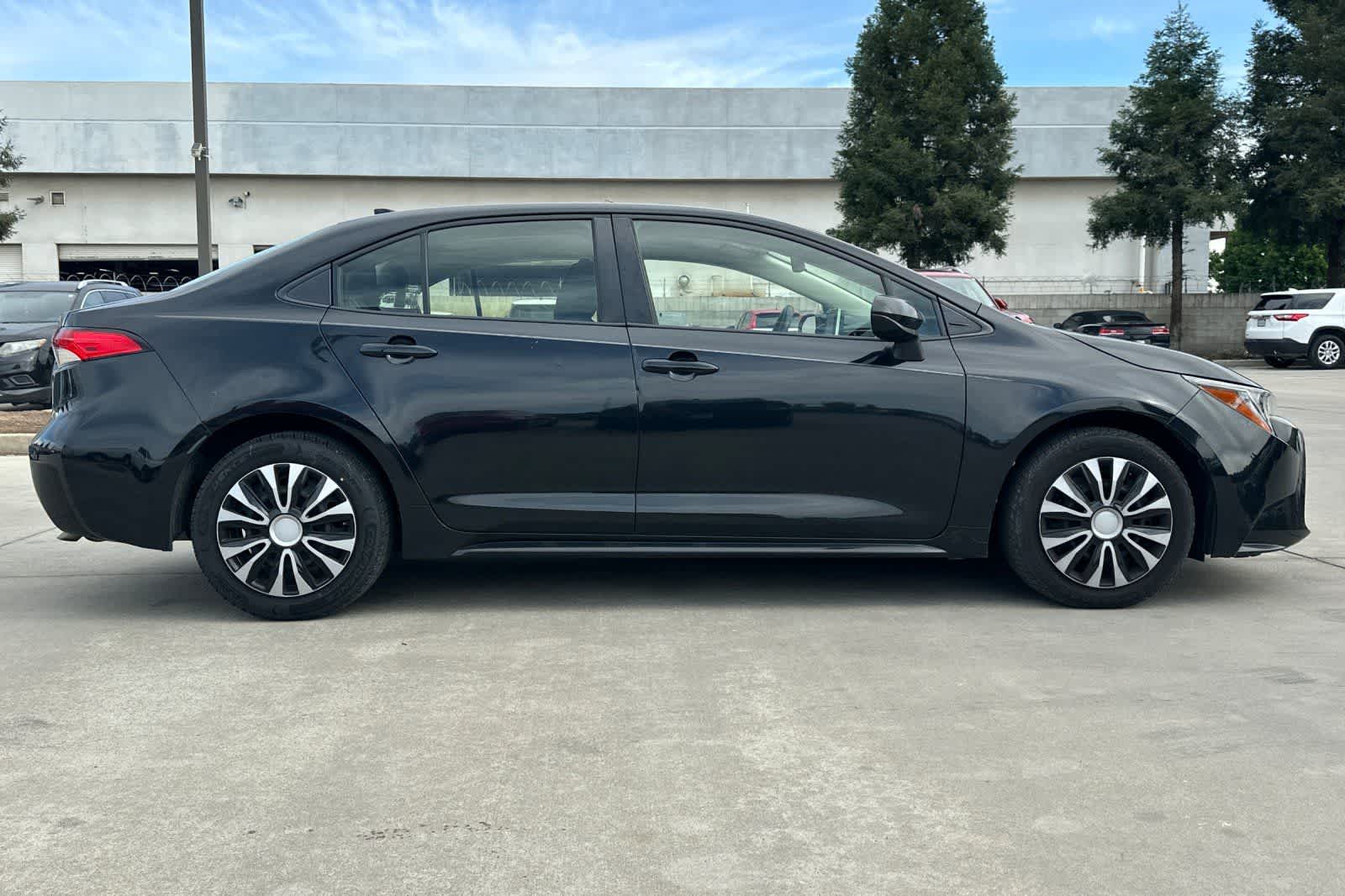 Thumbnail: 2021 Toyota Corolla - 9